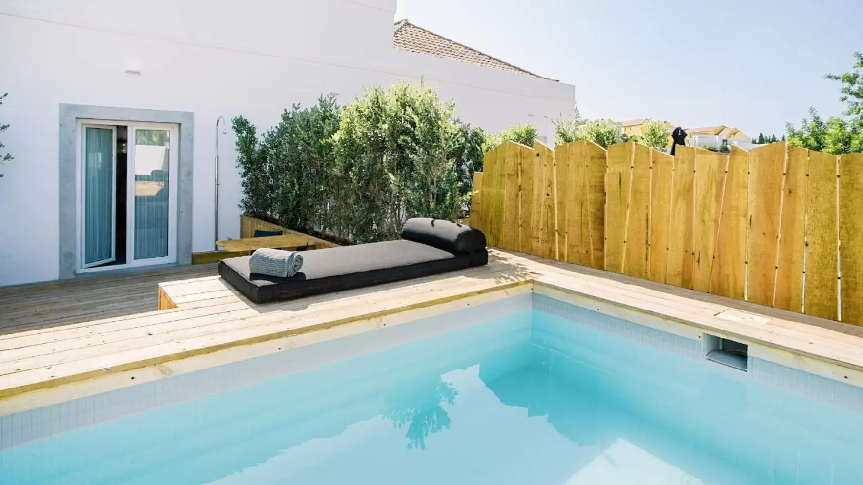 Patio, Swimming Pool in Colégio Charm House