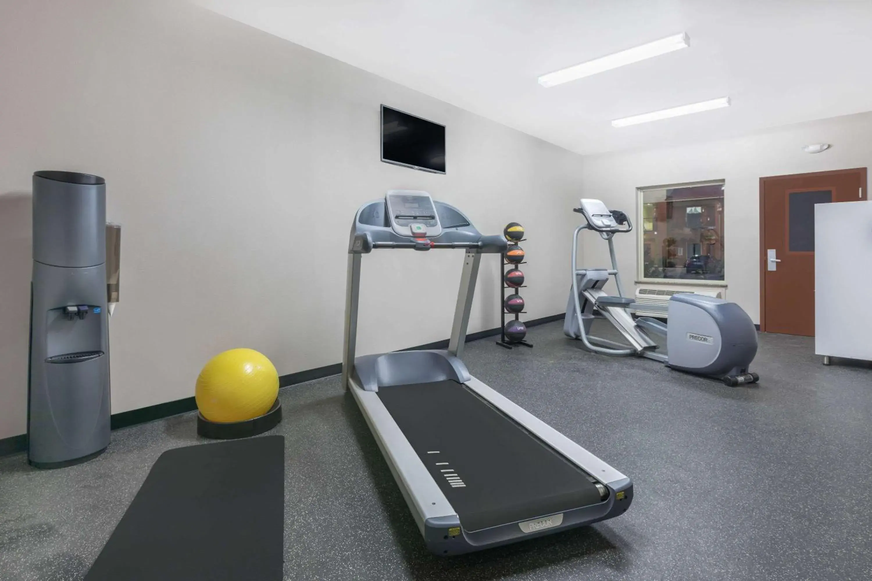 Fitness centre/facilities in Days Inn by Wyndham Dilley Fitness centre/facilities in Days Inn by Wyndham Dilley