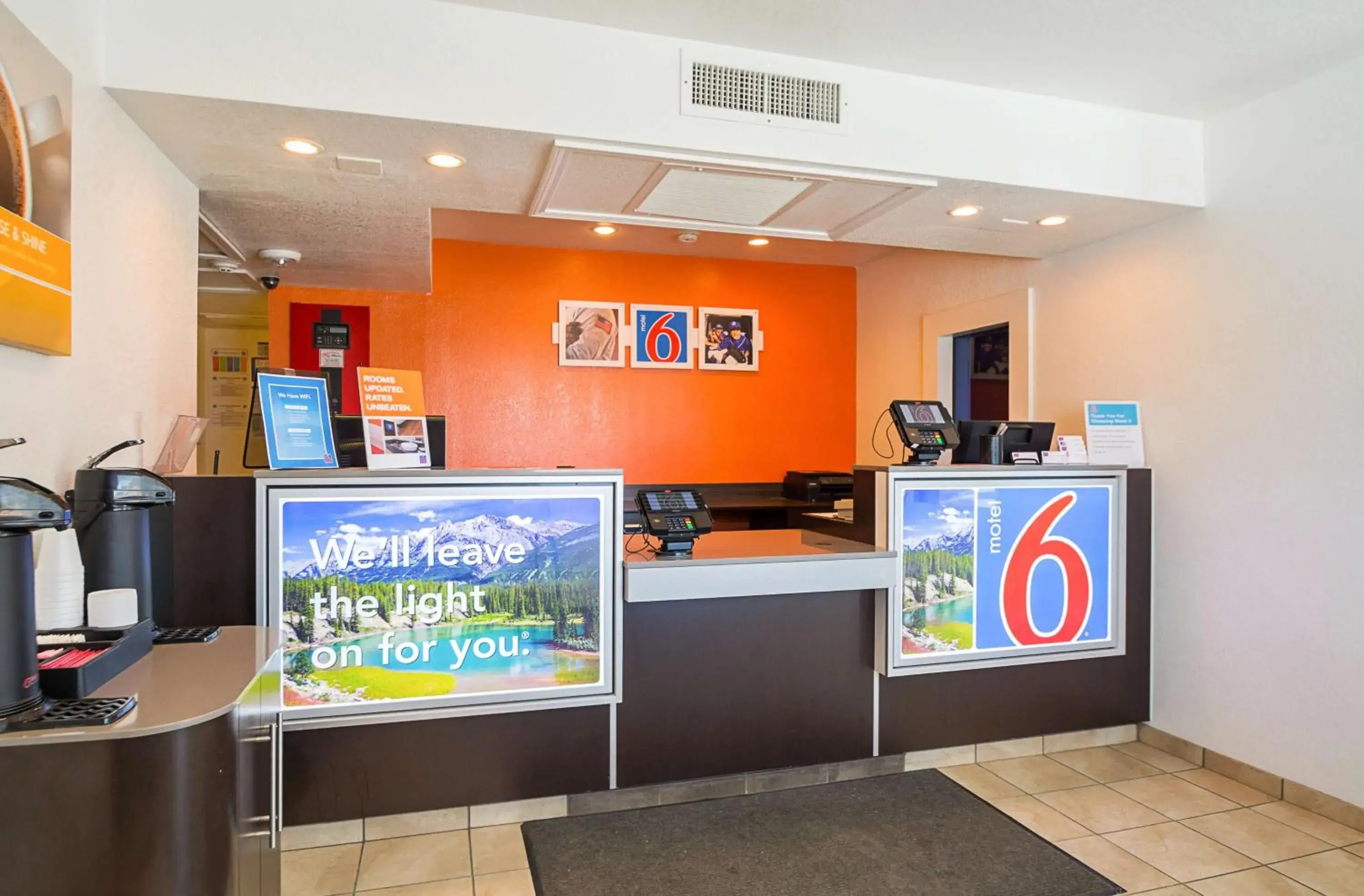 Lobby or reception, Lobby/Reception in Motel 6-Pueblo, CO - I-25