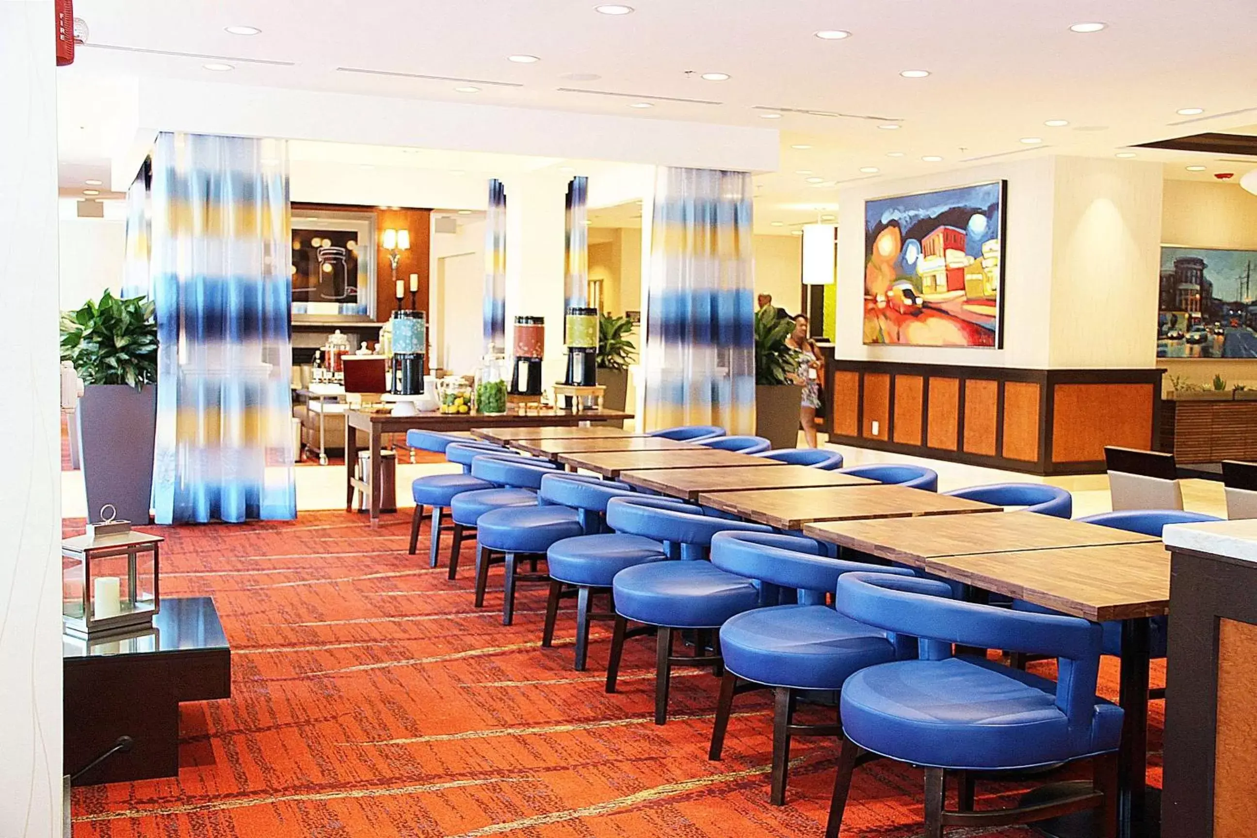 Dining area in Hilton Garden Inn Falls Church