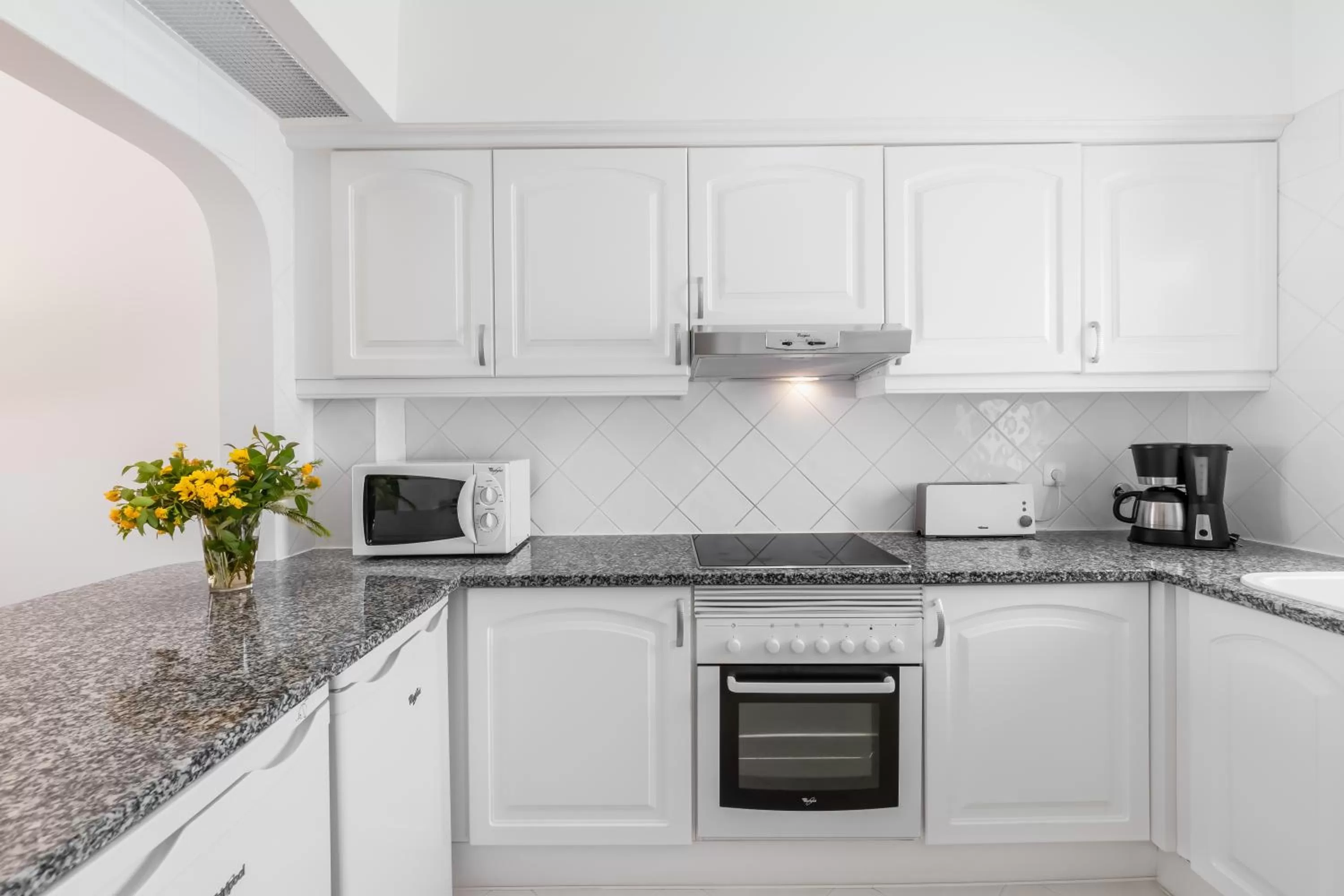 Kitchen or kitchenette in Clube Albufeira Garden Village