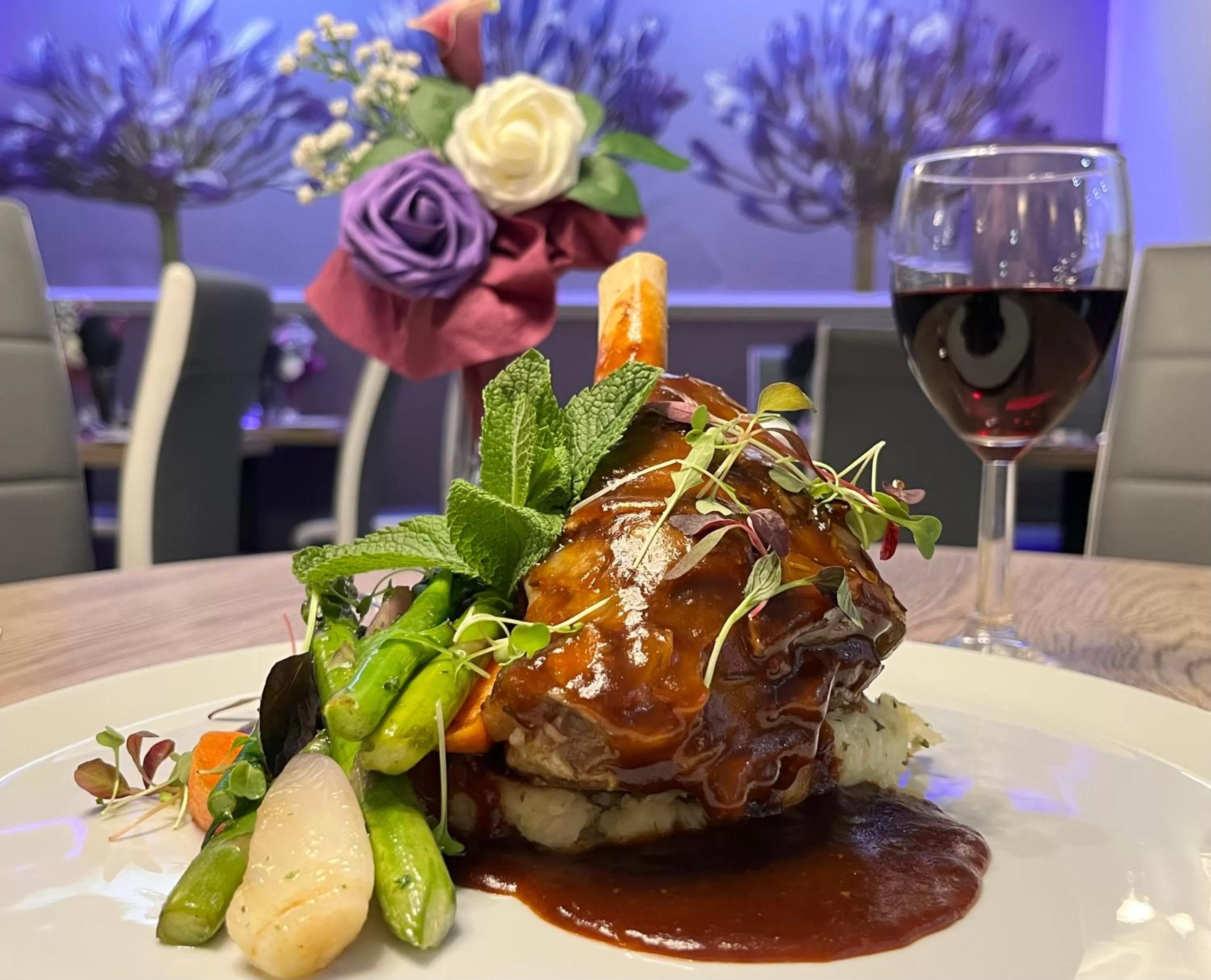 Restaurant/places to eat in Ruskin Hotel