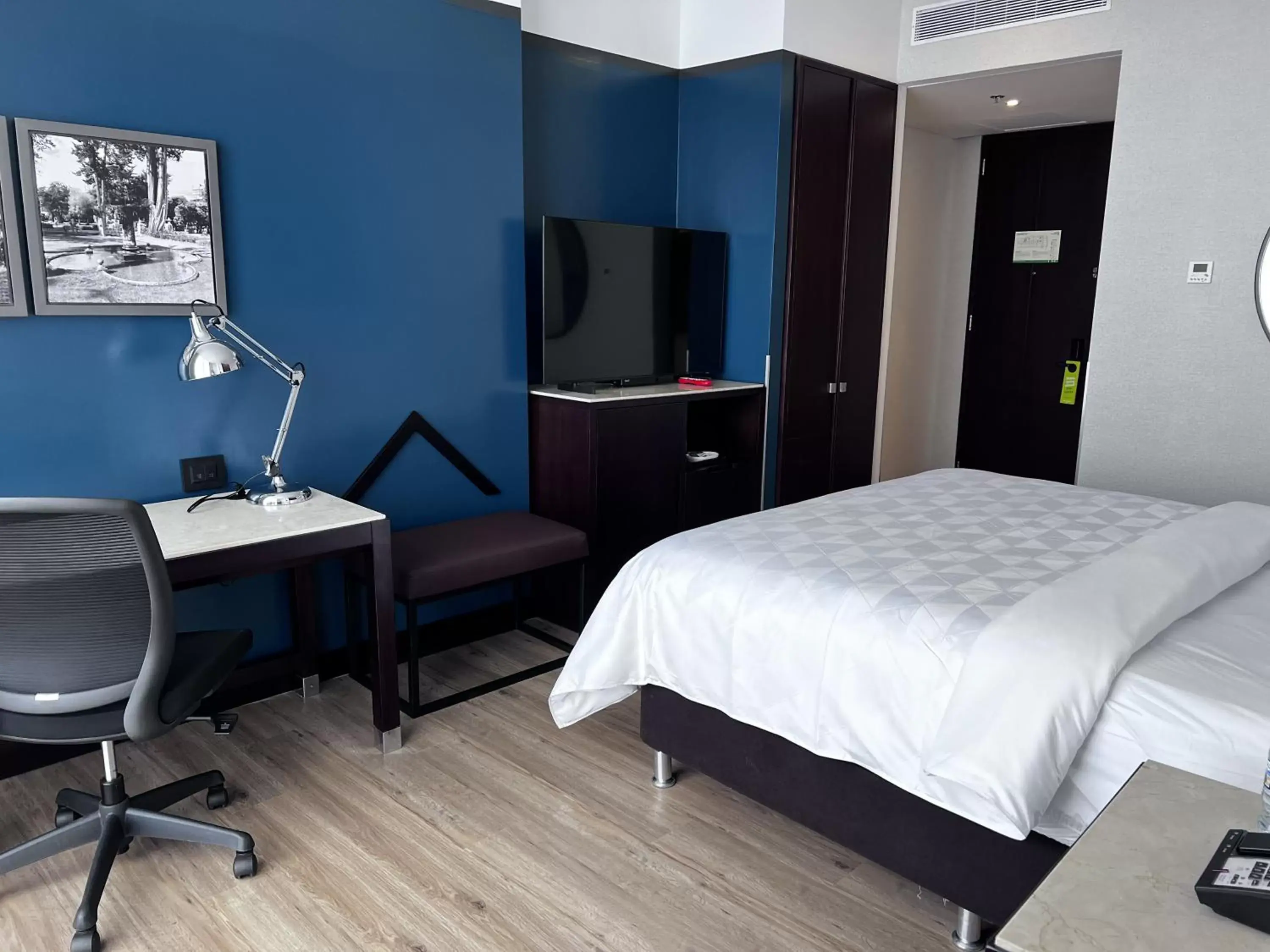 Photo of the whole room, Bed in Holiday Inn Bogota Airport, an IHG Hotel