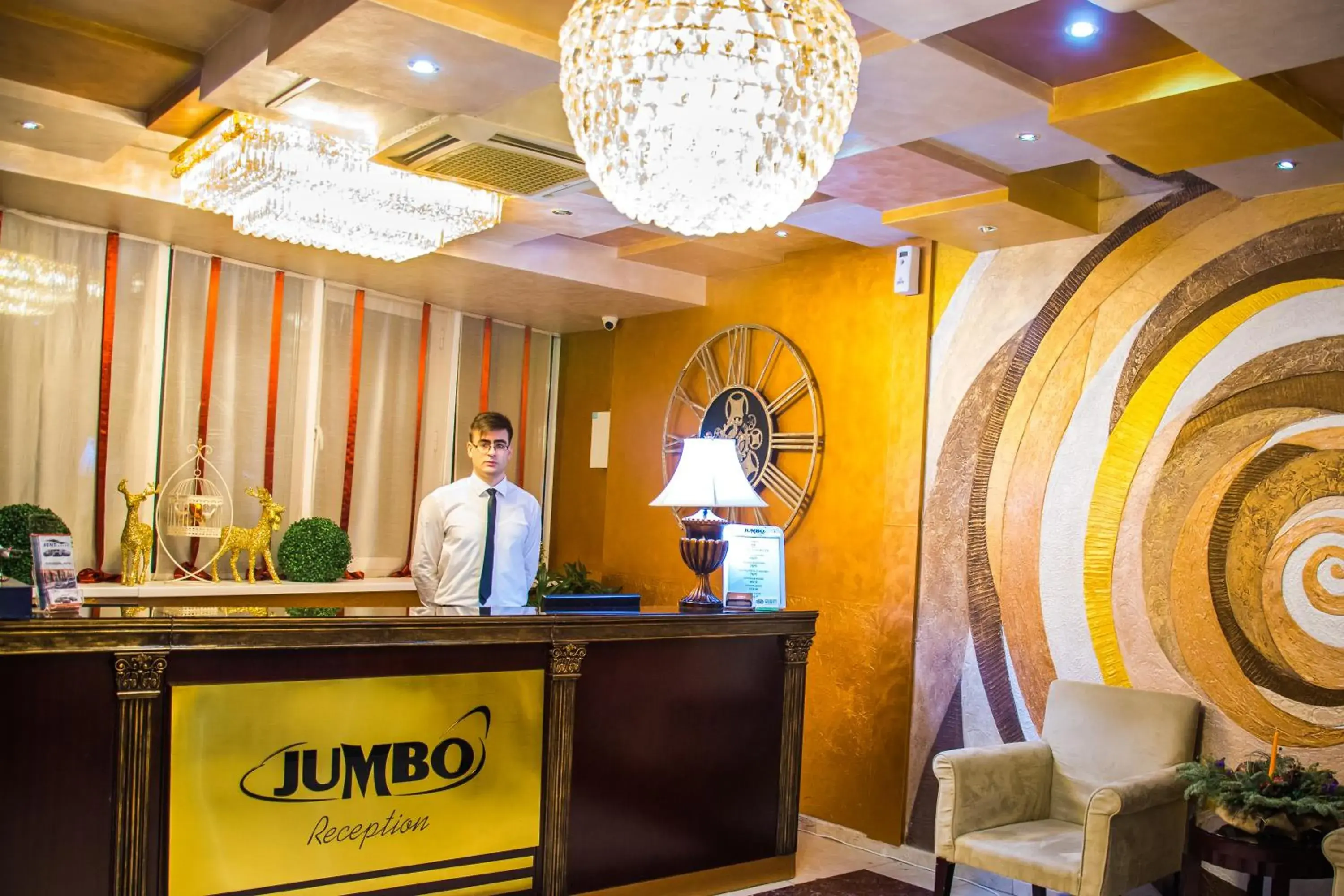 Staff, Lobby/Reception in Jumbo Hotel