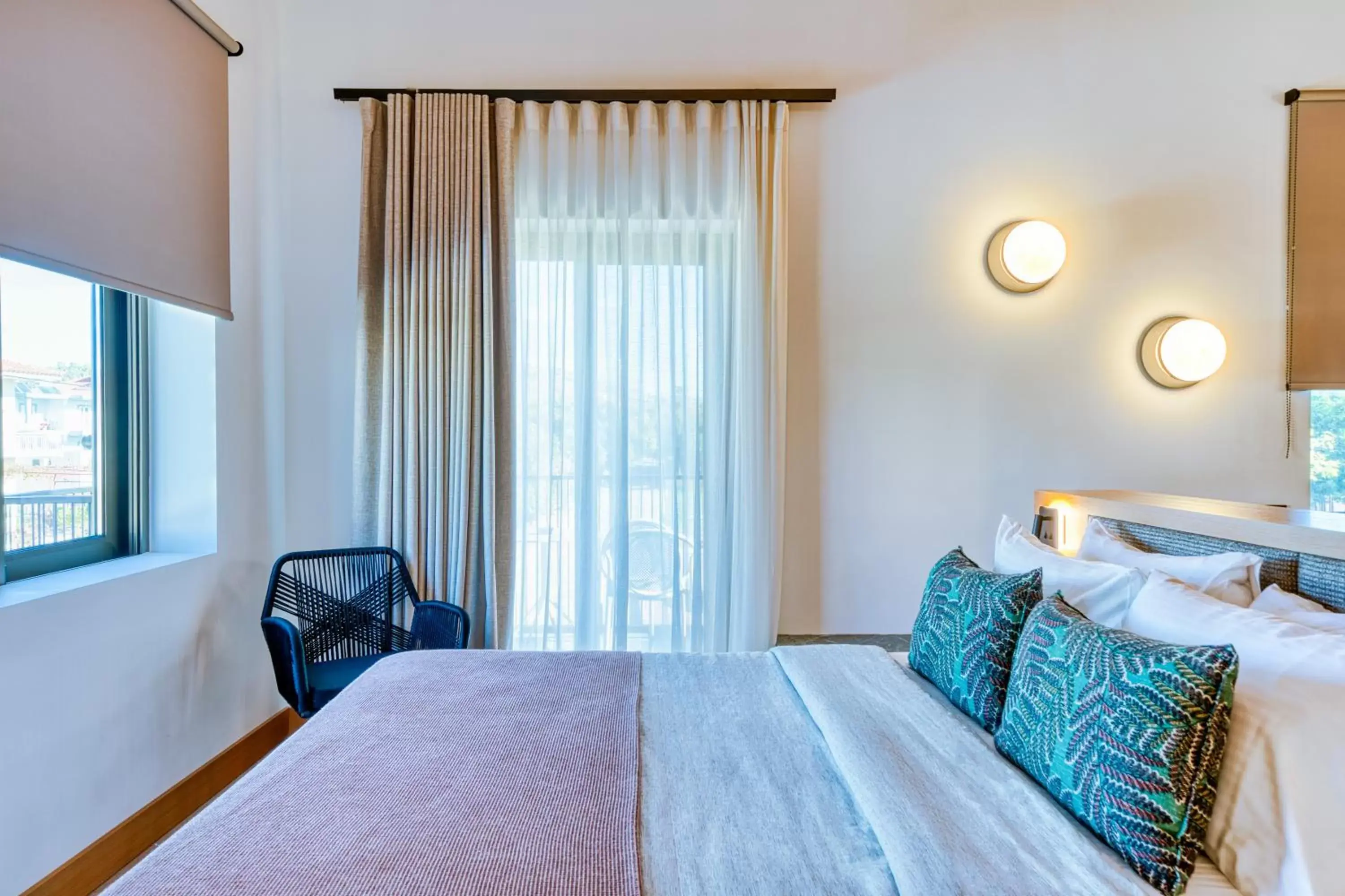 Deluxe Suite with Garden and Street View in Capital Luxury Suites Deluxe Suite with Garden and Street View in Capital Luxury Suites