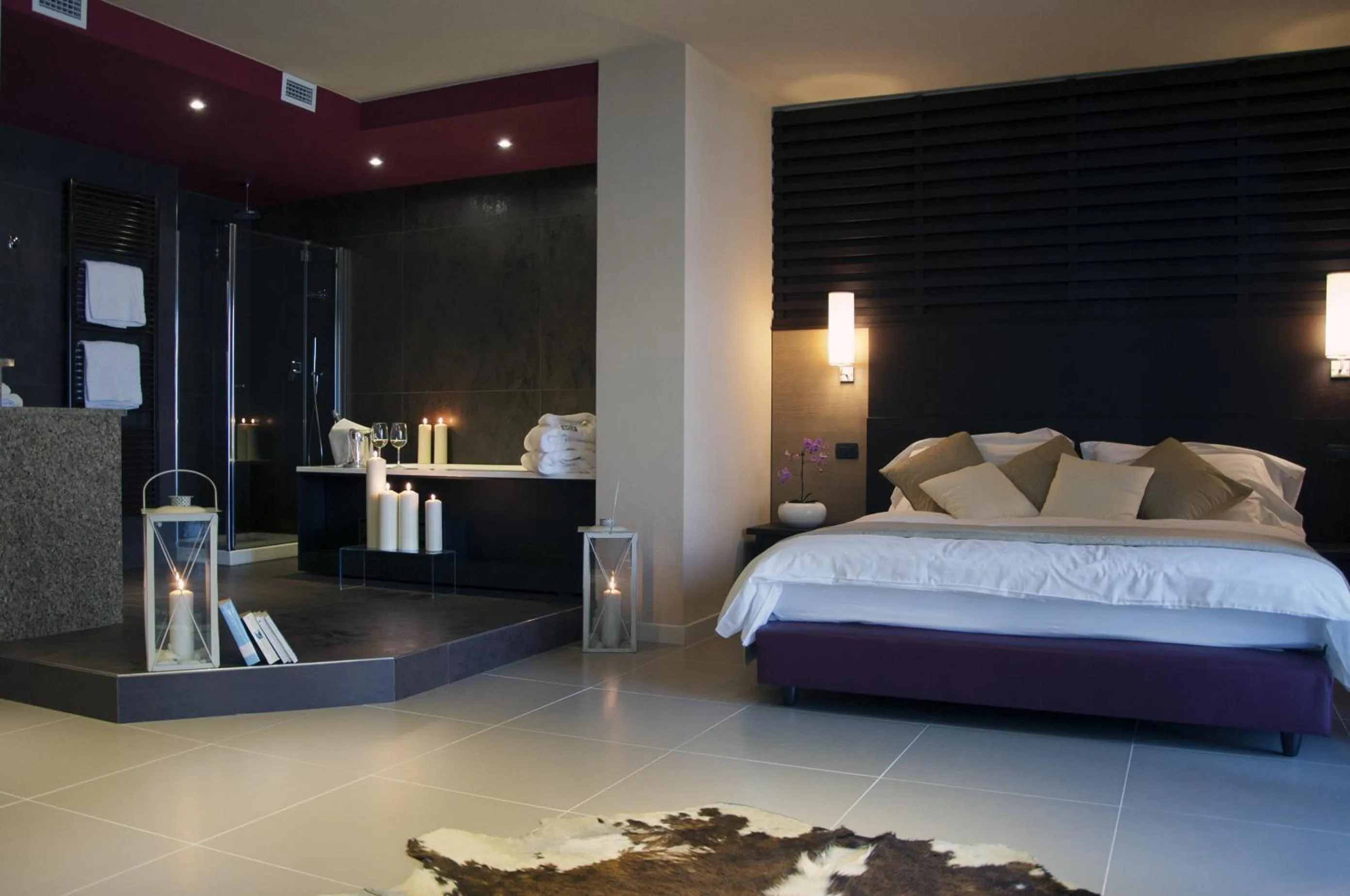 Bathroom, Bed in Hotel Du Lac - Relax Attitude Hotel