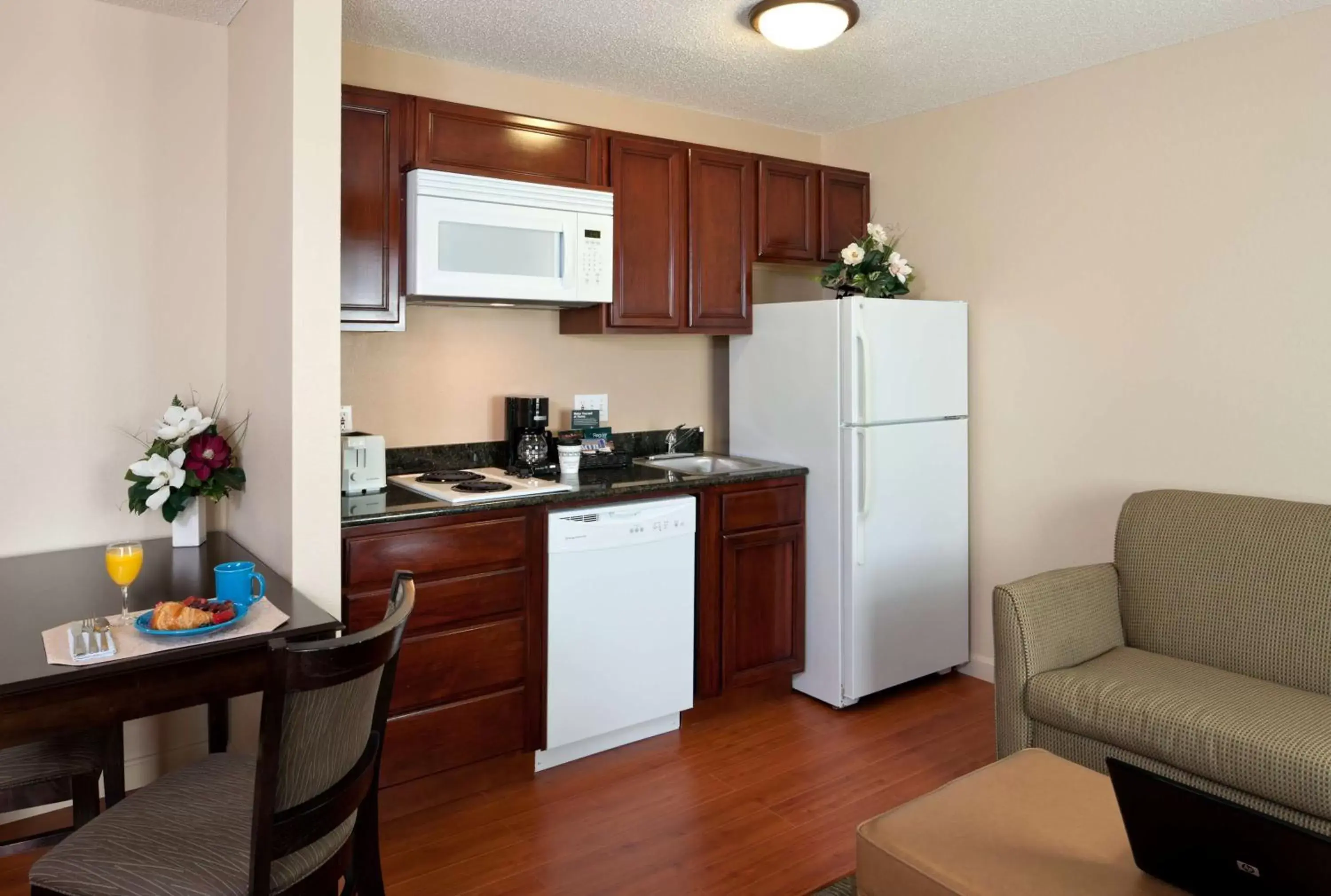 Kitchen or kitchenette, Kitchen/Kitchenette in Homewood Suites by Hilton Boston/Andover