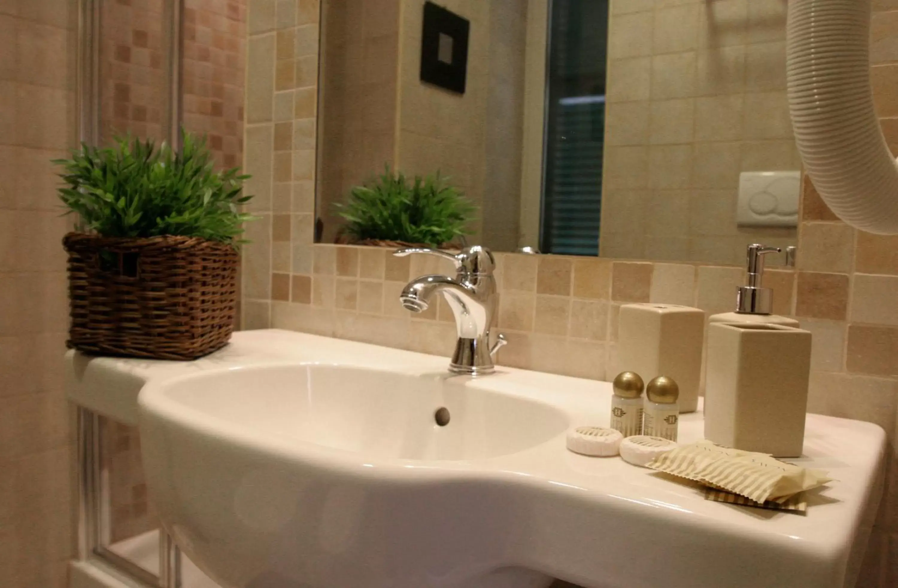 Decorative detail, Bathroom in Hotel Latinum