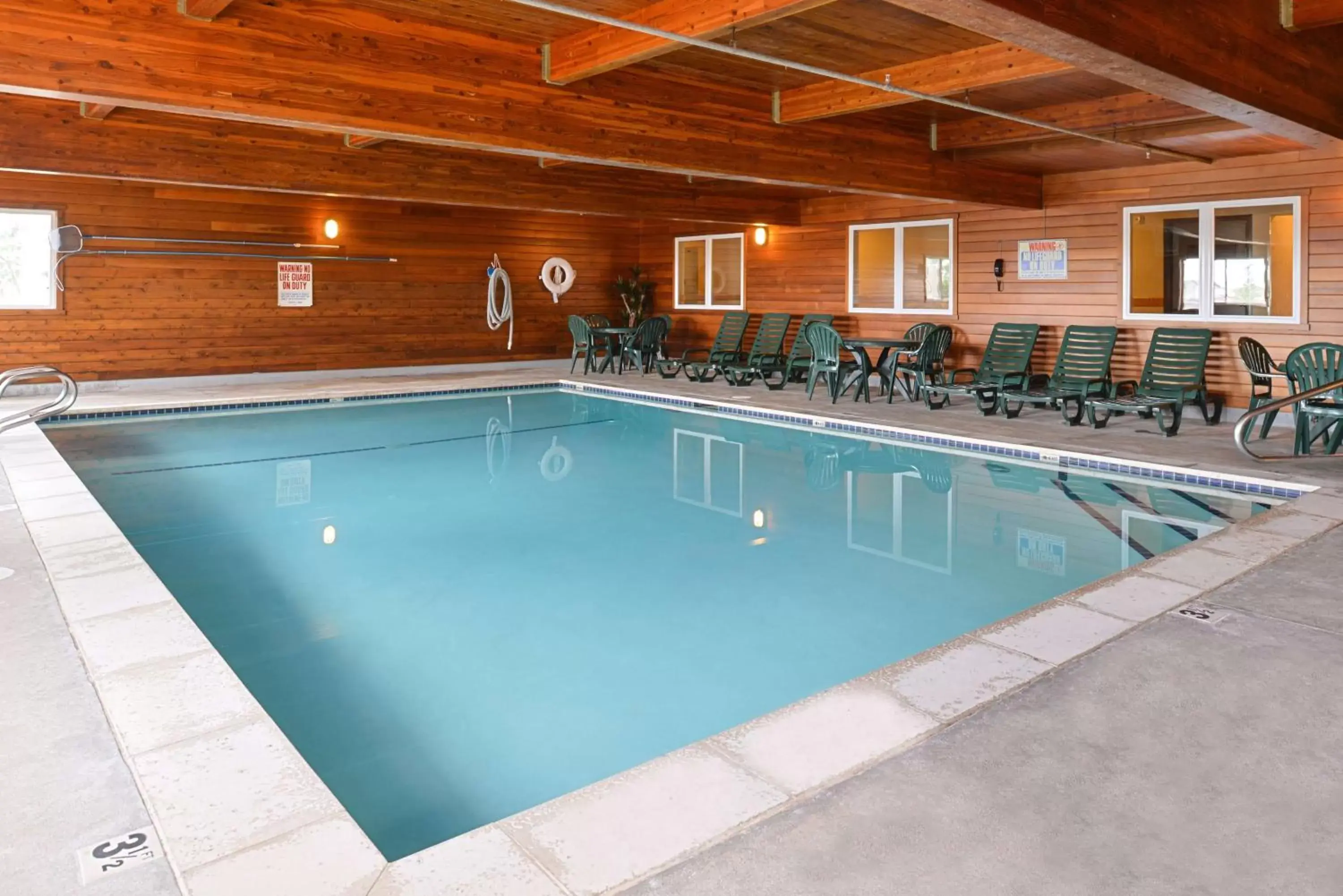 On site, Swimming Pool in Best Western Pinedale Inn