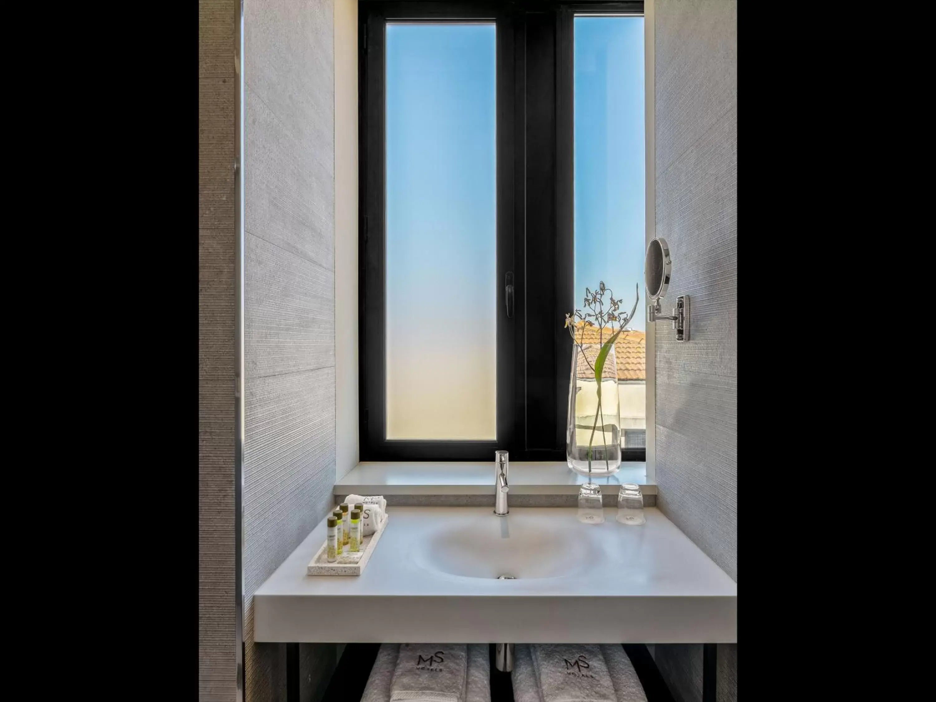 Bathroom in Hotel Moon & Sun Porto