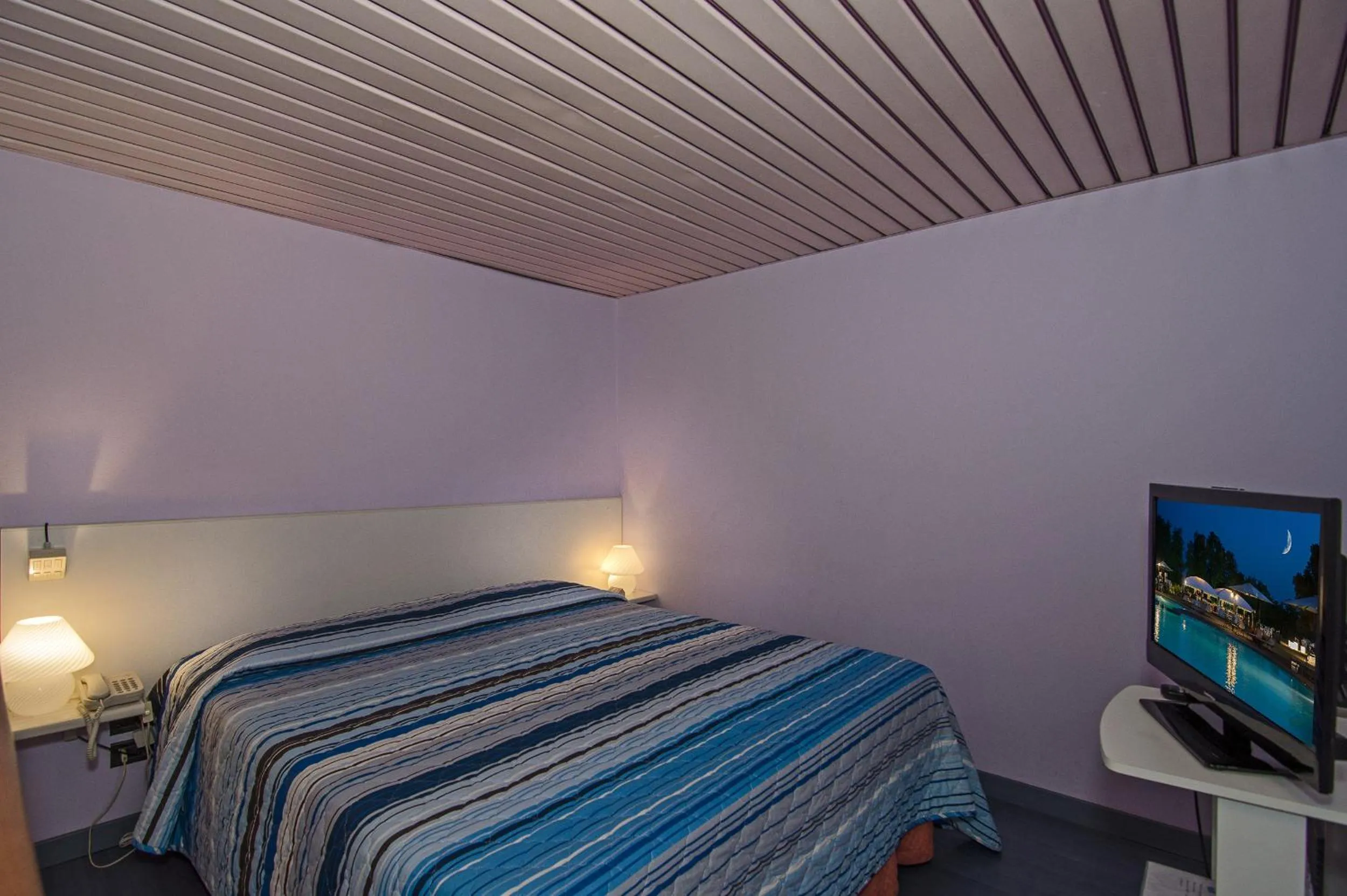 Photo of the whole room, Bed in Hotel Rex