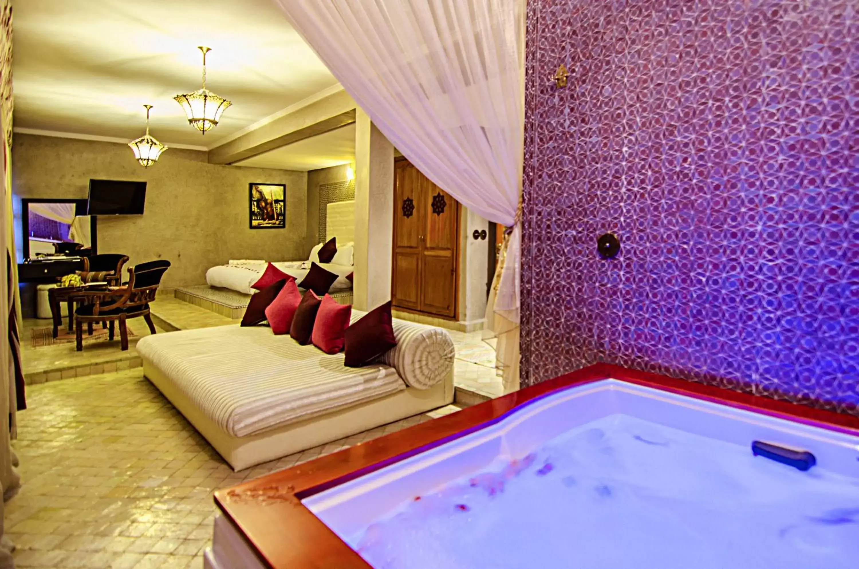 Bed in Palais Ommeyad Suites & Spa Bed in Palais Ommeyad Suites & Spa