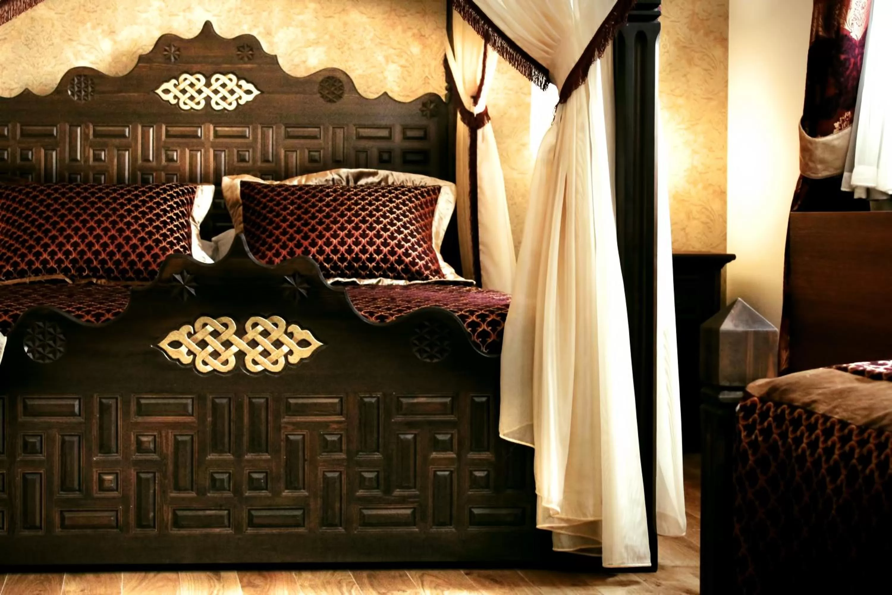 Bed in İsa Begov Hamam Hotel