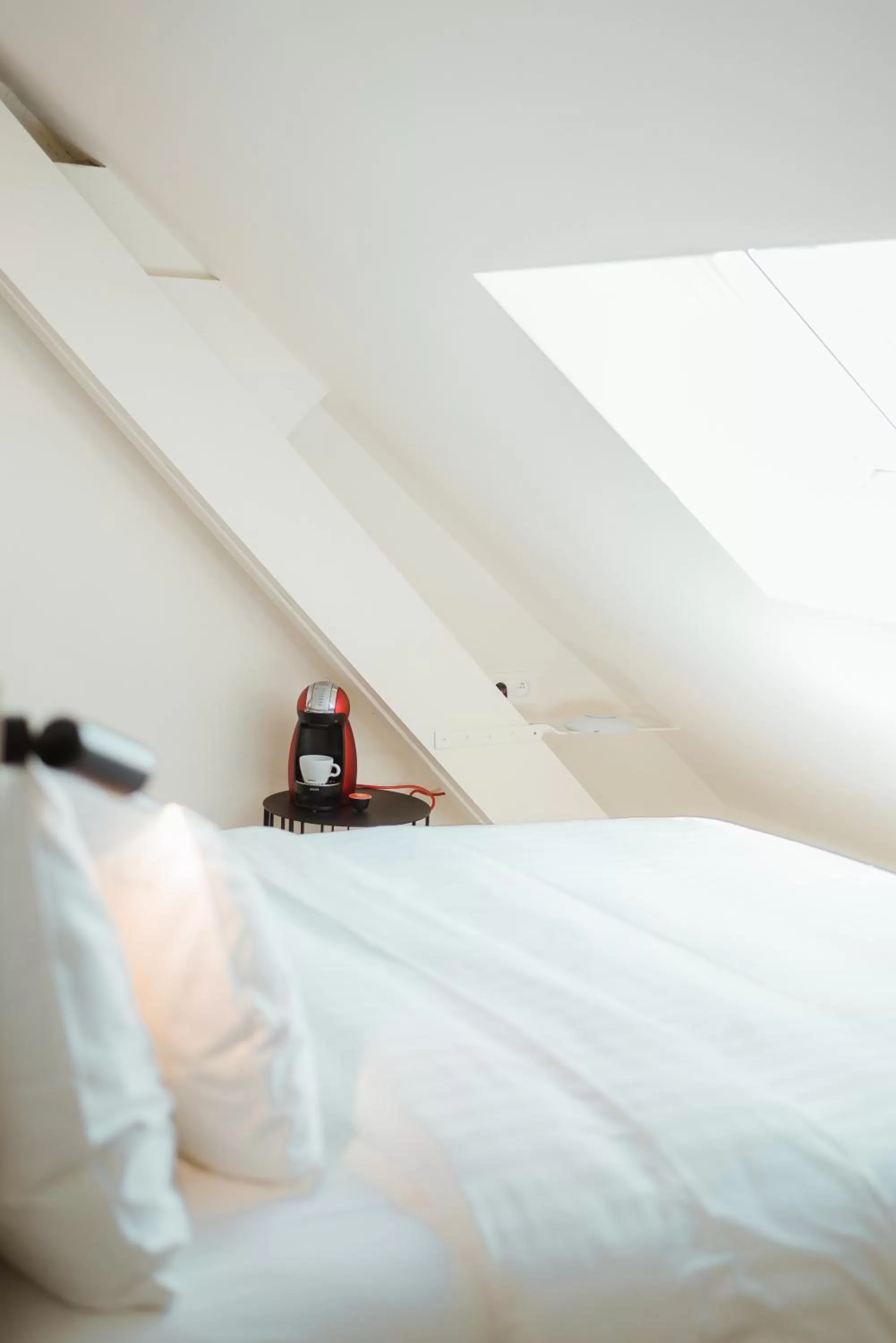 Bed in Heirloom - The Librarian