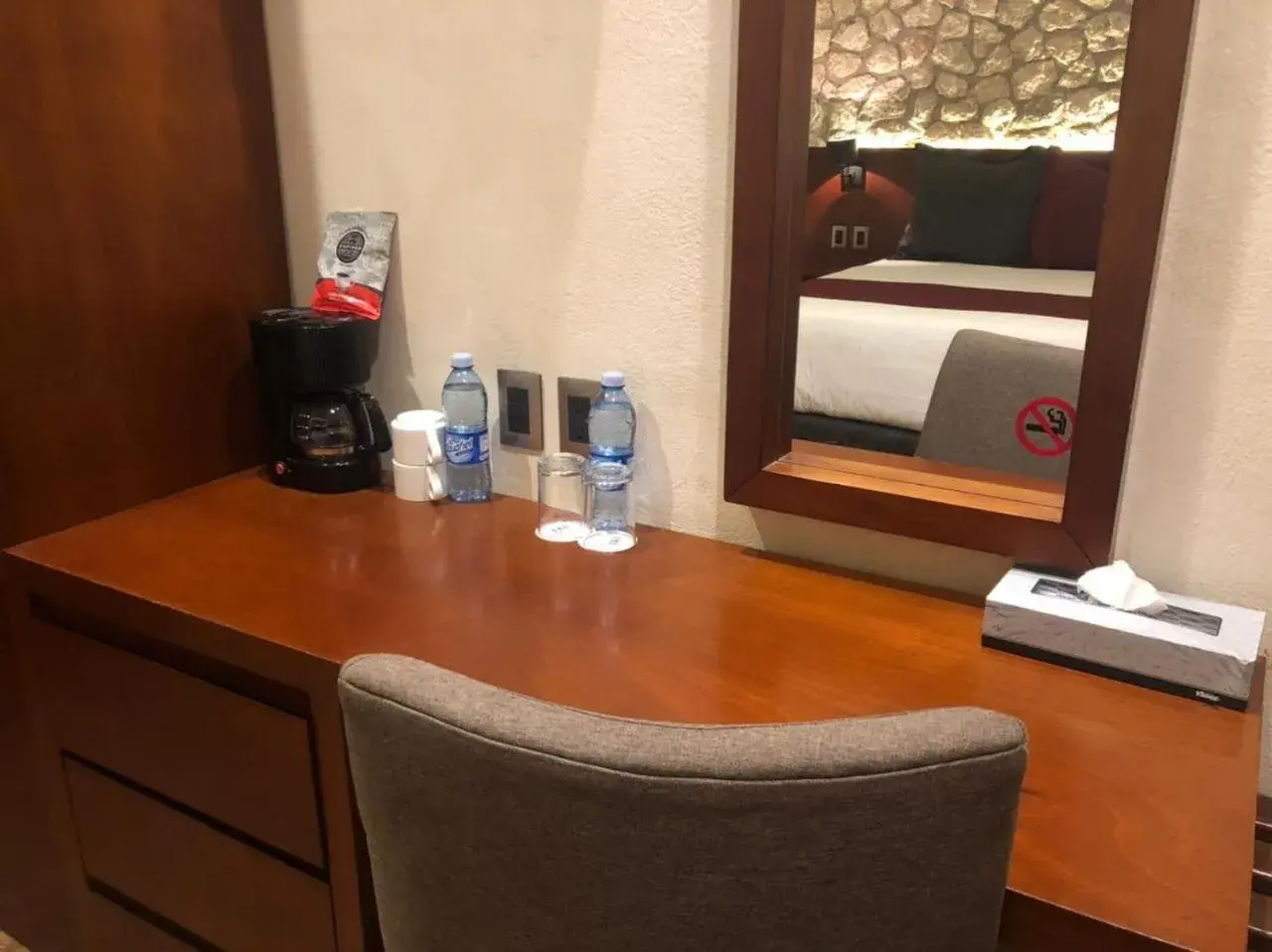 Coffee/tea facilities in Hotel Madero