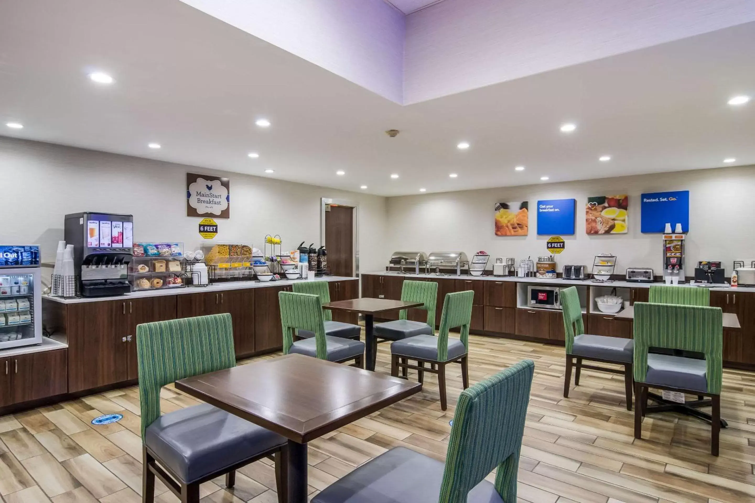 Restaurant/Places to Eat in Comfort Inn and Suites Pittsburgh