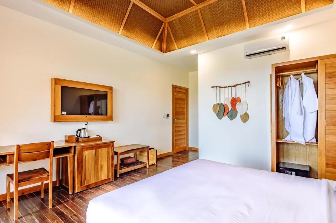 Bedroom, Bed in Rocks Beach Boutique