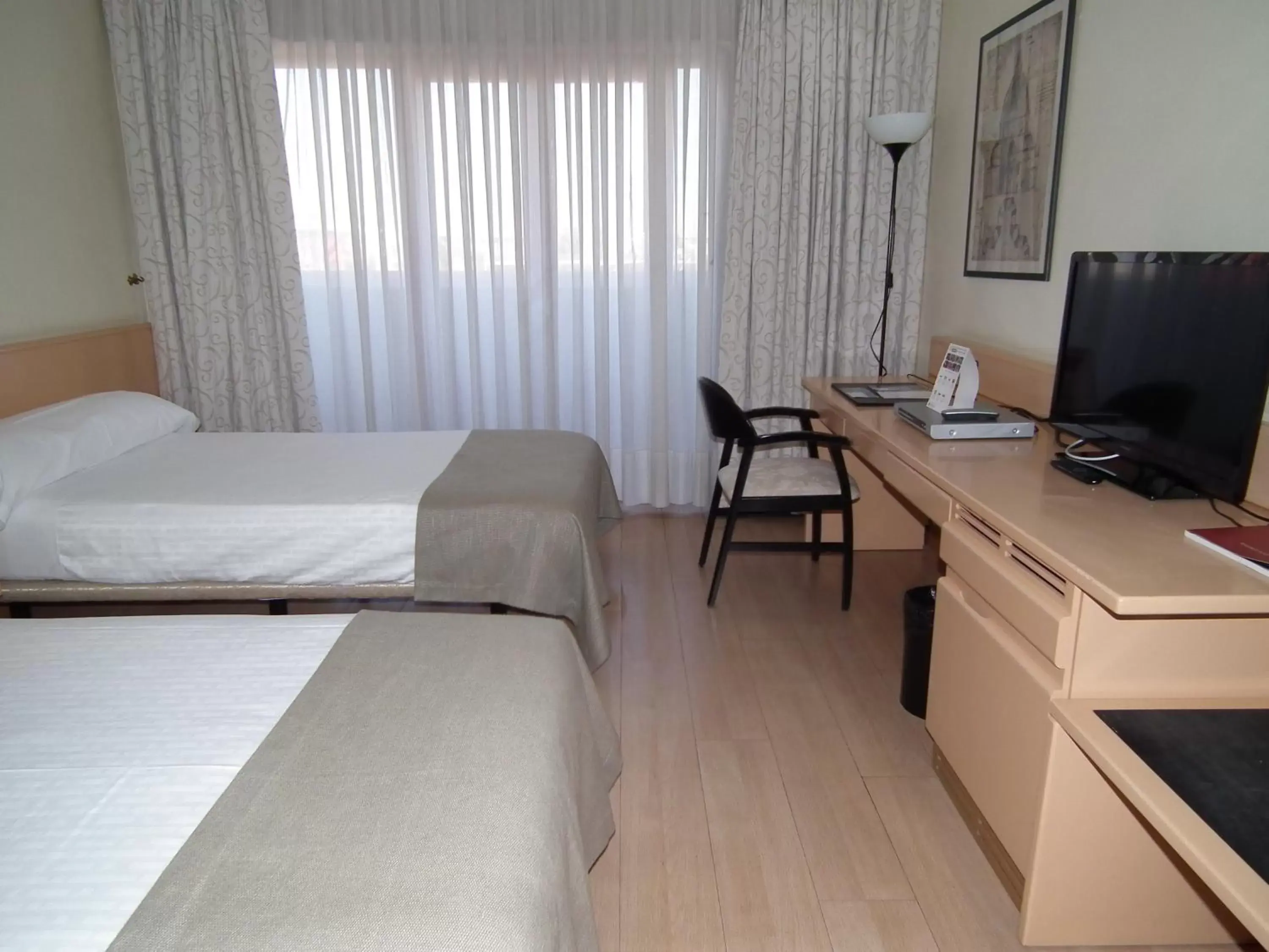 TV and multimedia, Bed in Parquesur TV and multimedia, Bed in Parquesur