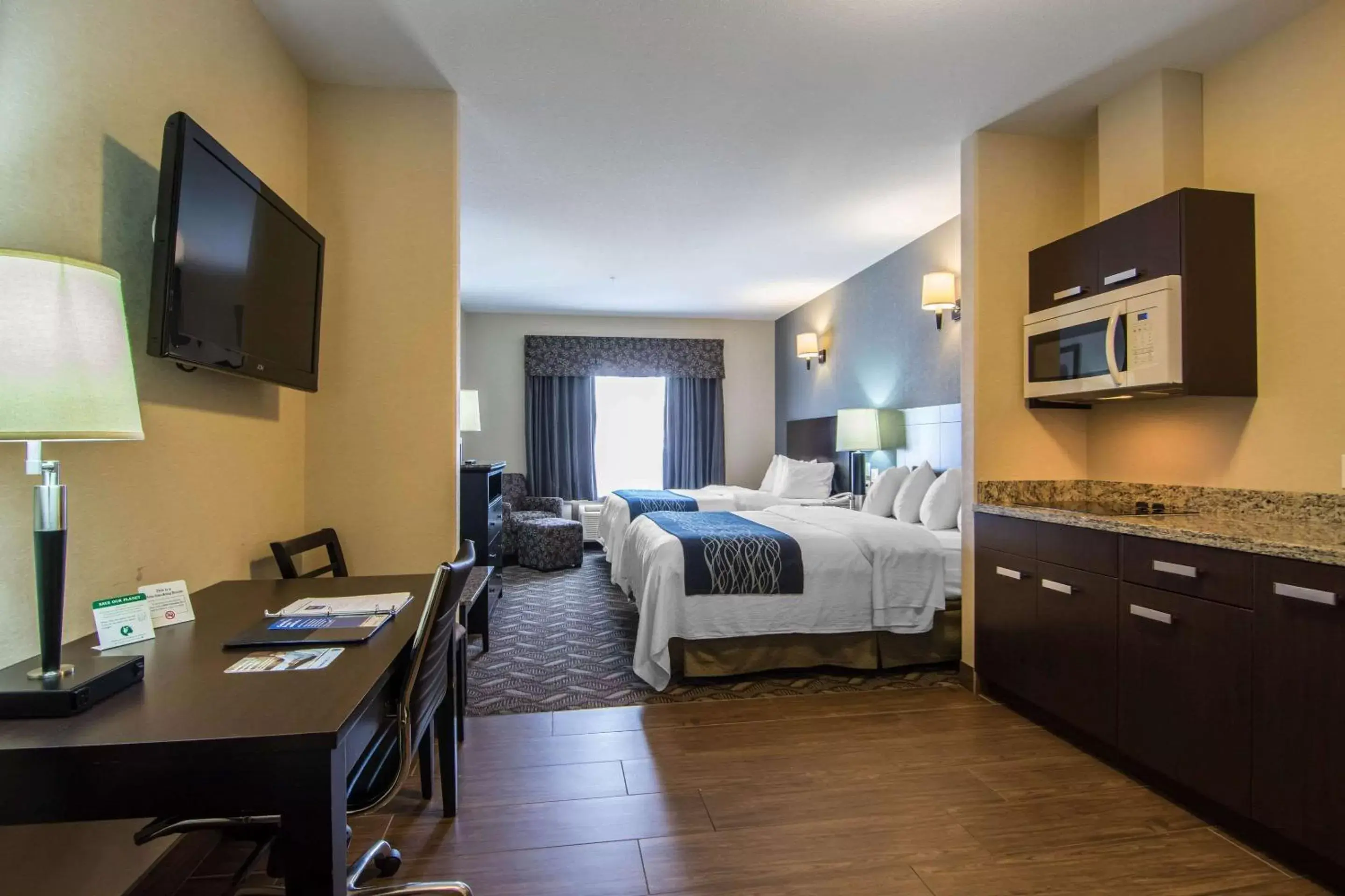 Photo of the whole room in Comfort Inn & Suites Fort Saskatchewan