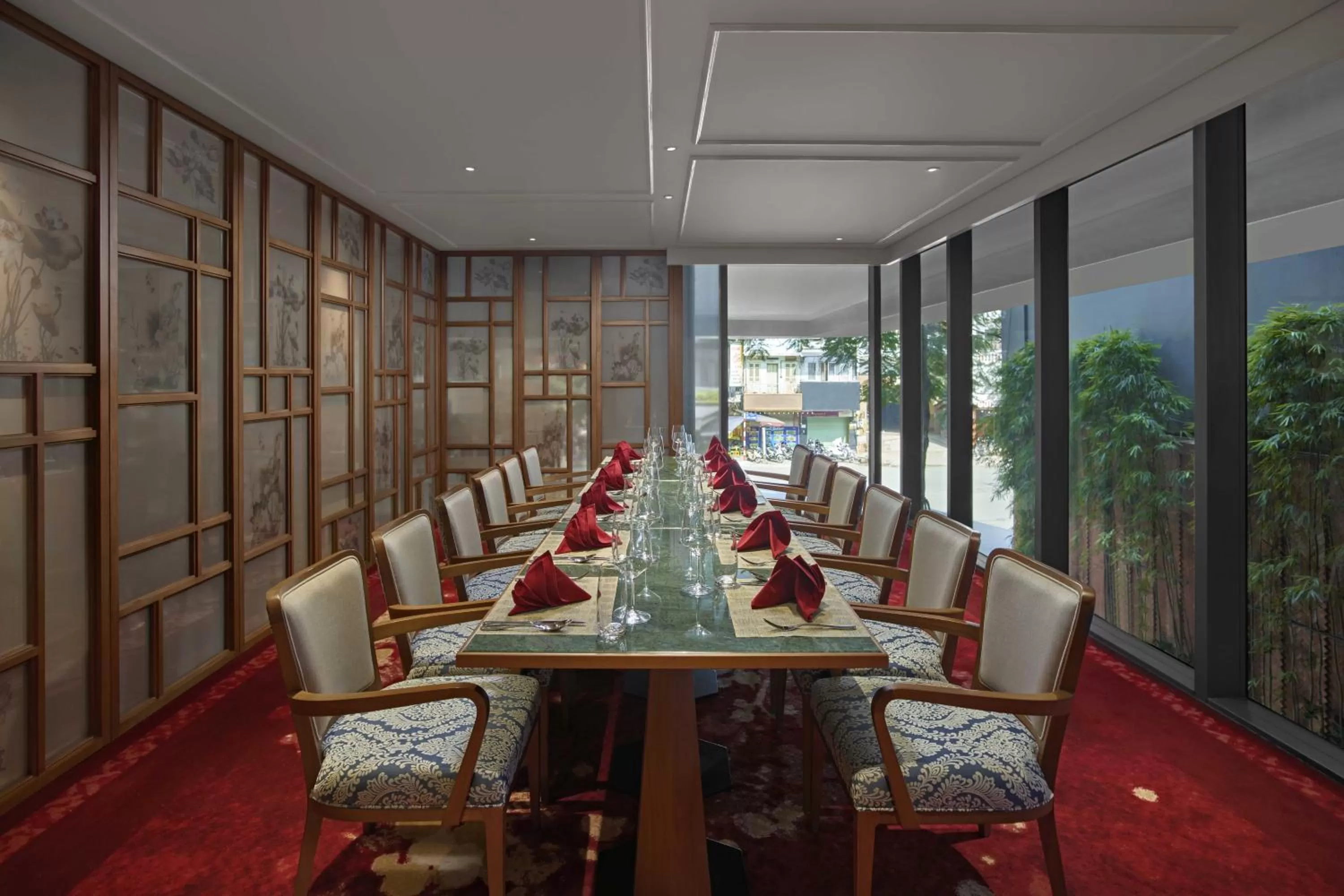 Restaurant/places to eat in Grand Mercure Hanoi