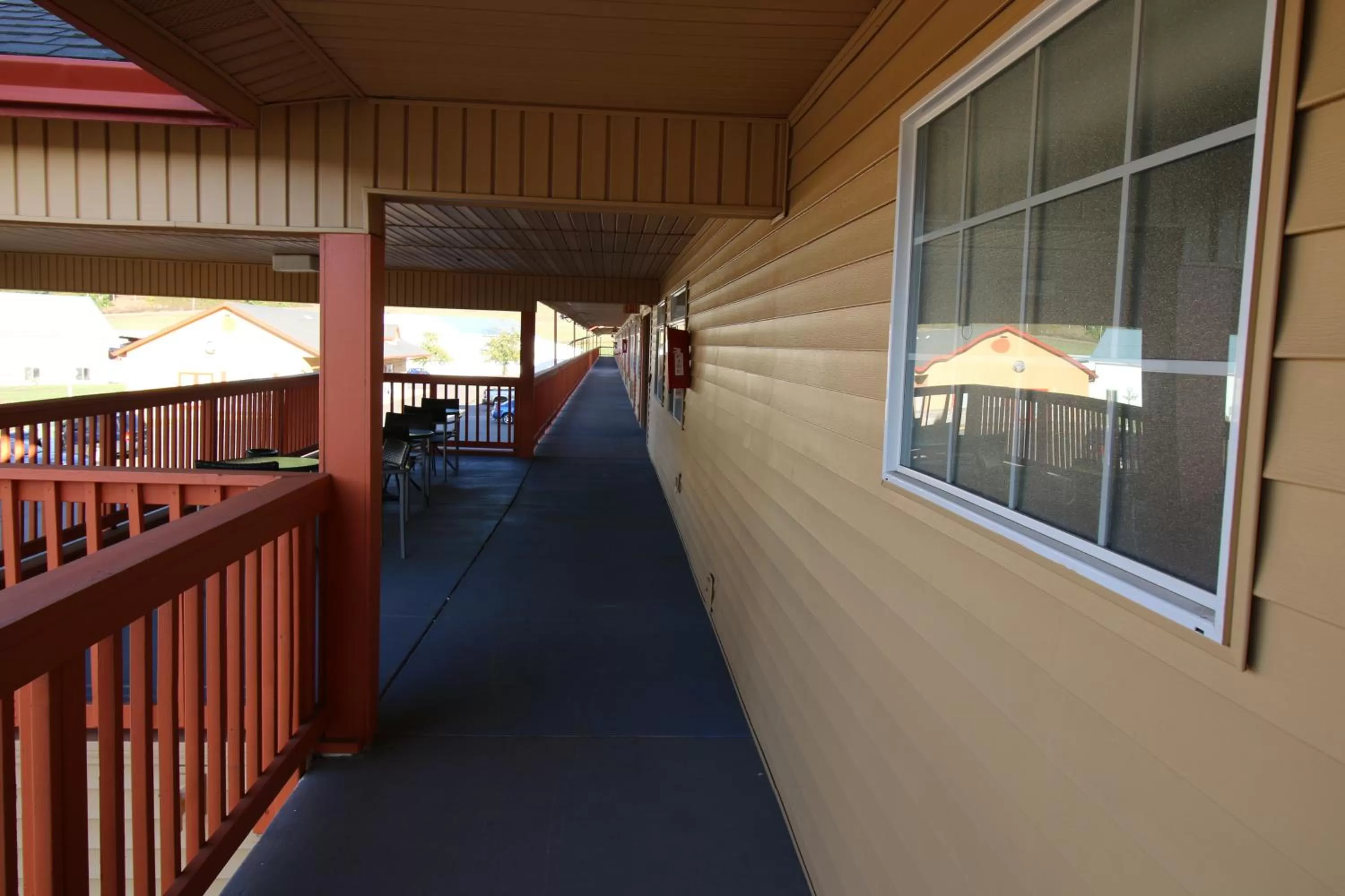 Patio in Rice Hill Inn