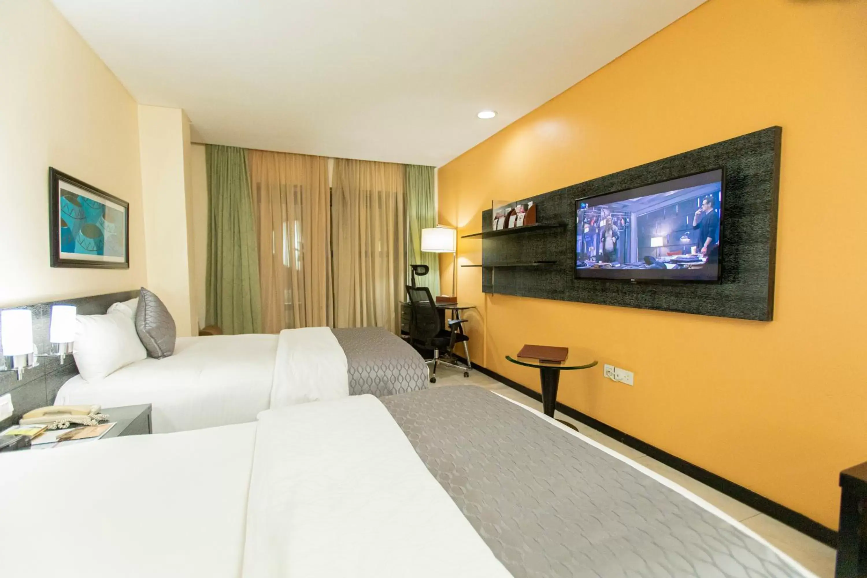 Photo of the whole room, TV/Entertainment Center in Best Western Premier Accra Airport Hotel