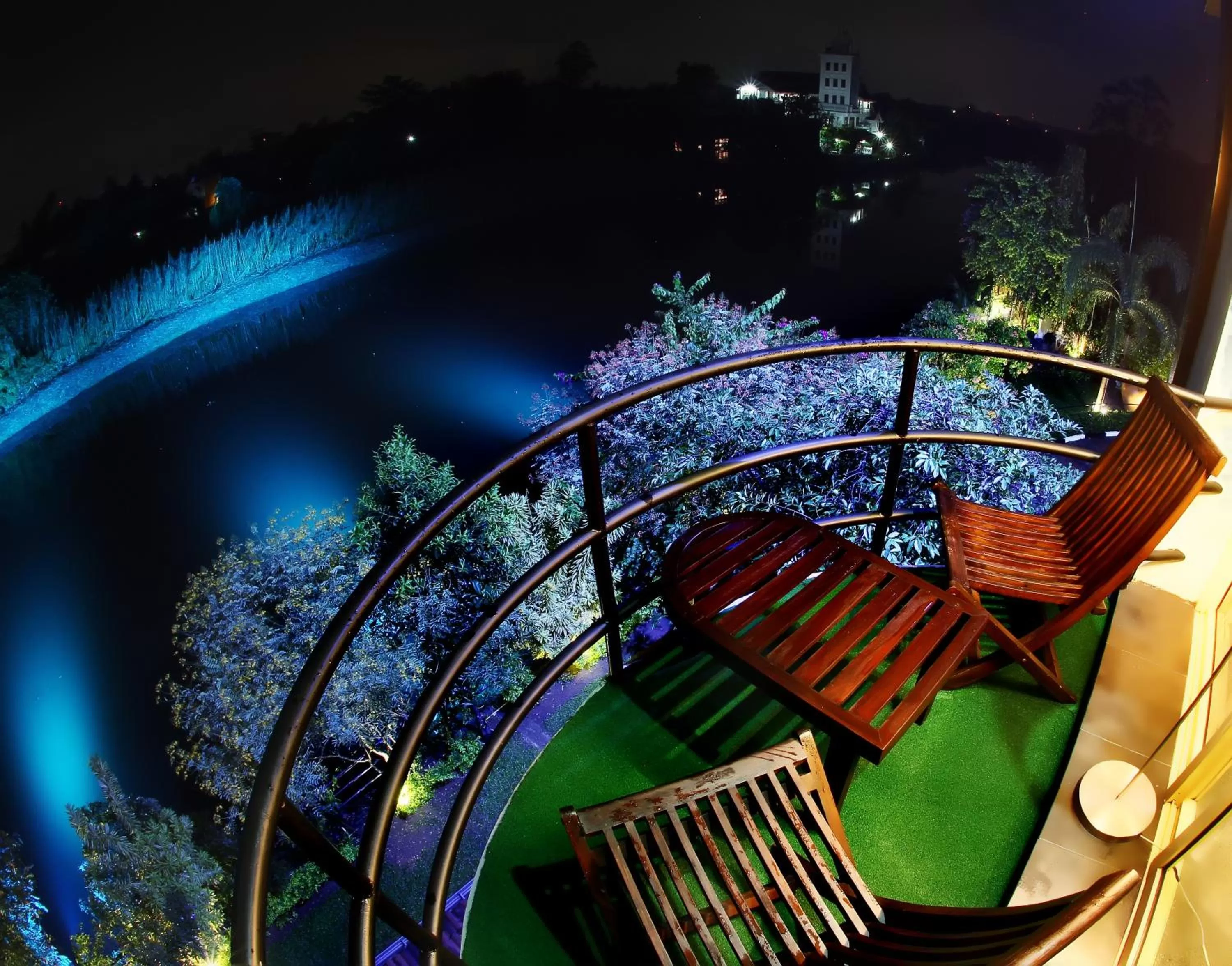 Opulent River Face Hotel