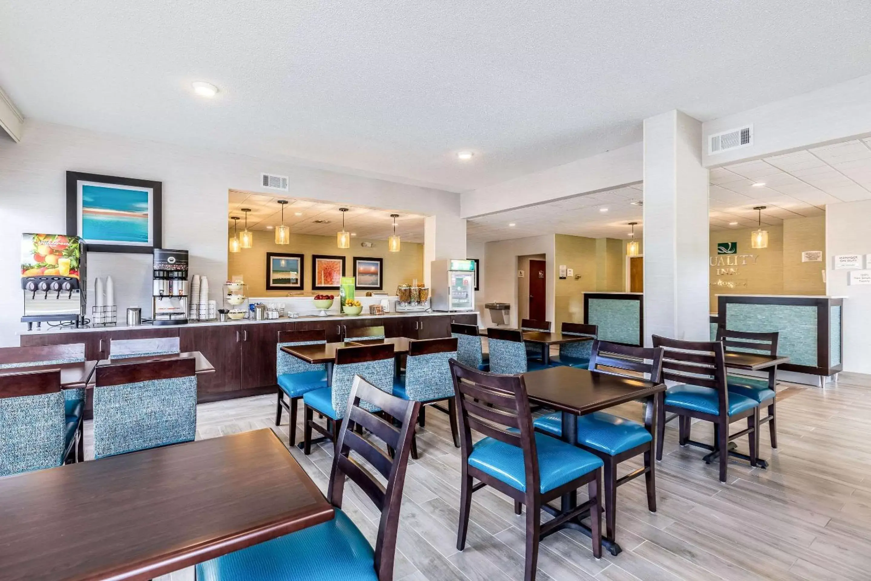 Restaurant/Places to Eat in Quality Inn Palm Beach International Airport