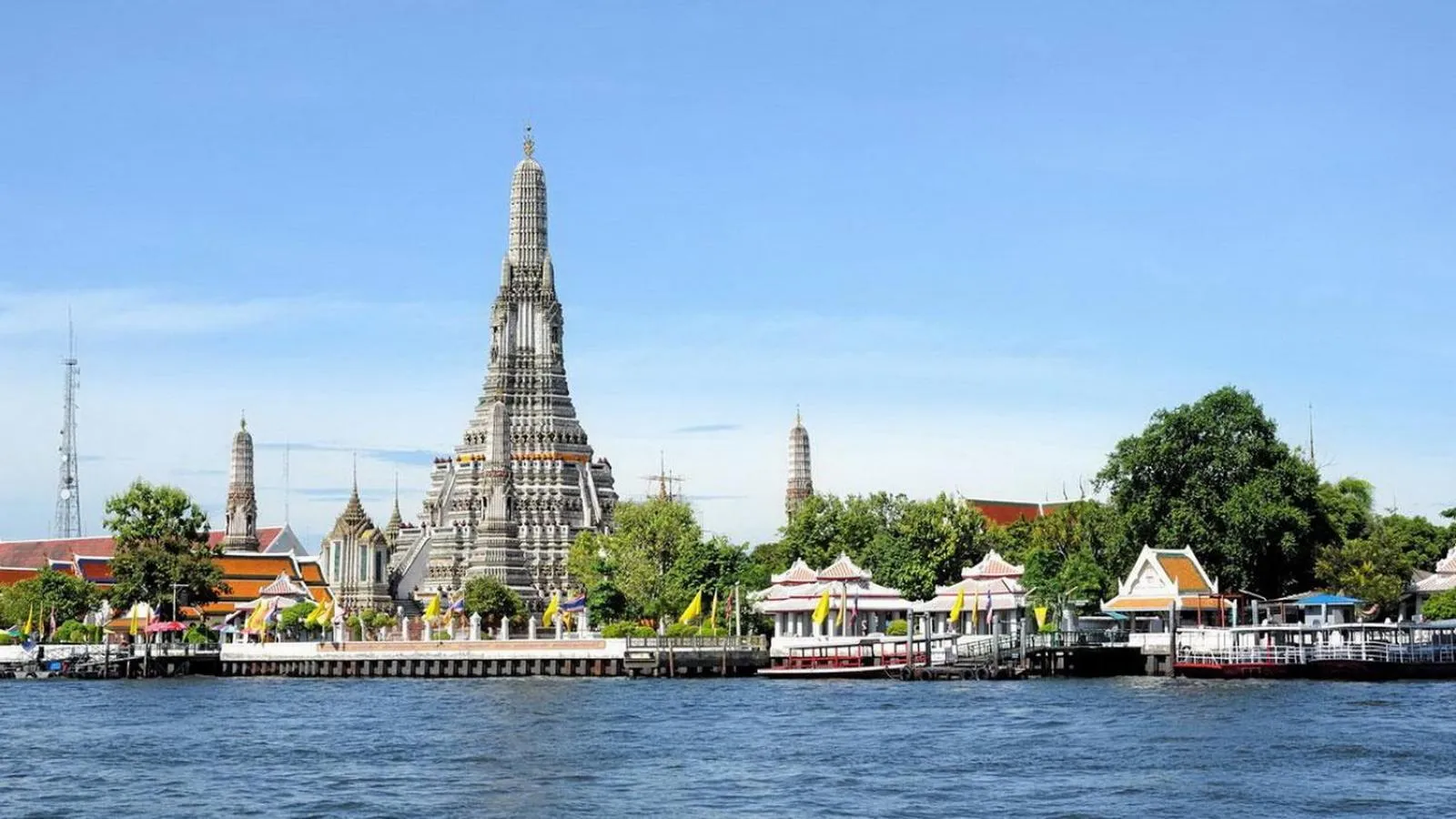 Neighbourhood in Bangkok Nomad Hostel