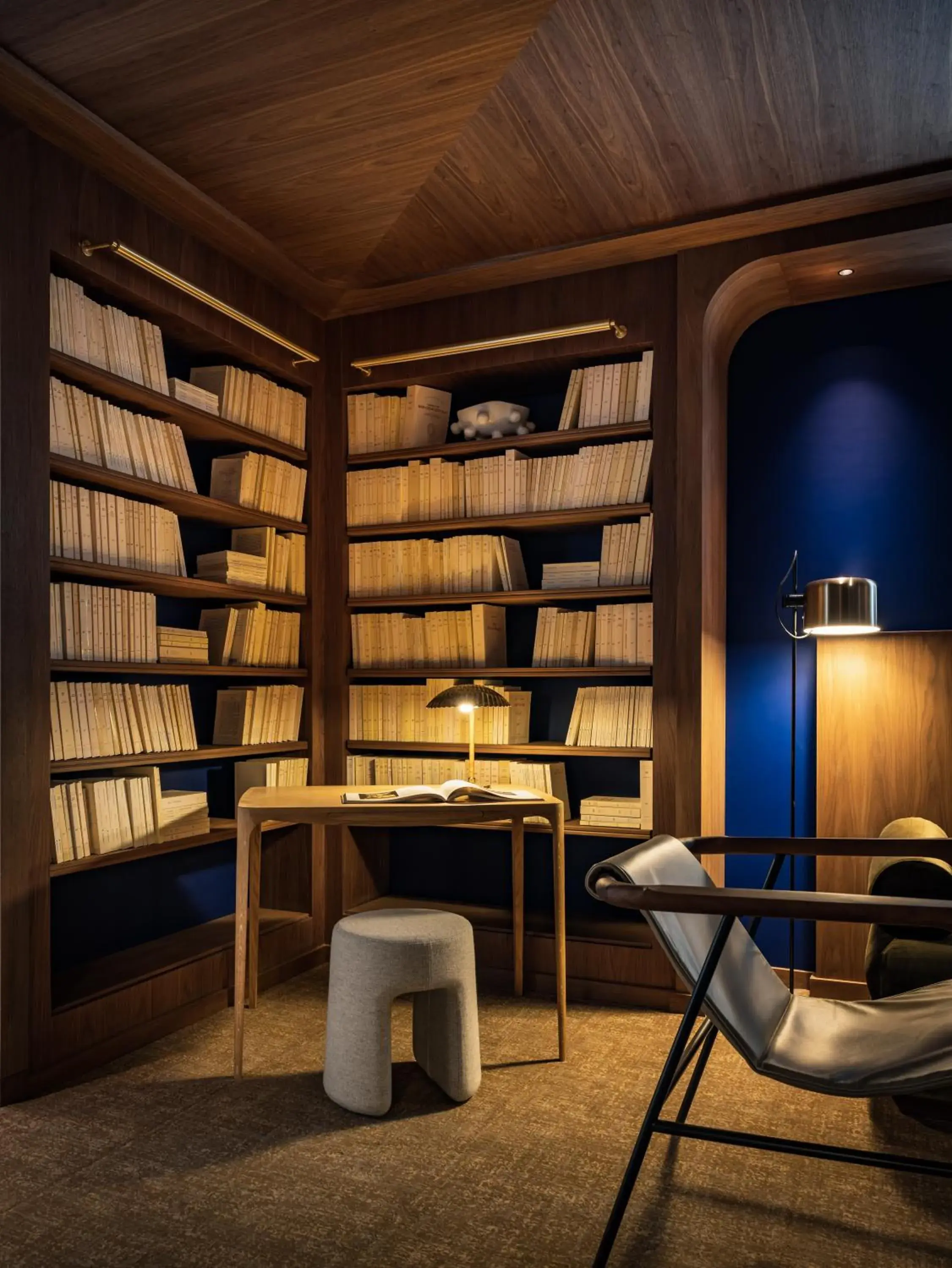 Library, Seating Area in Pavillon Faubourg Saint-Germain & Spa