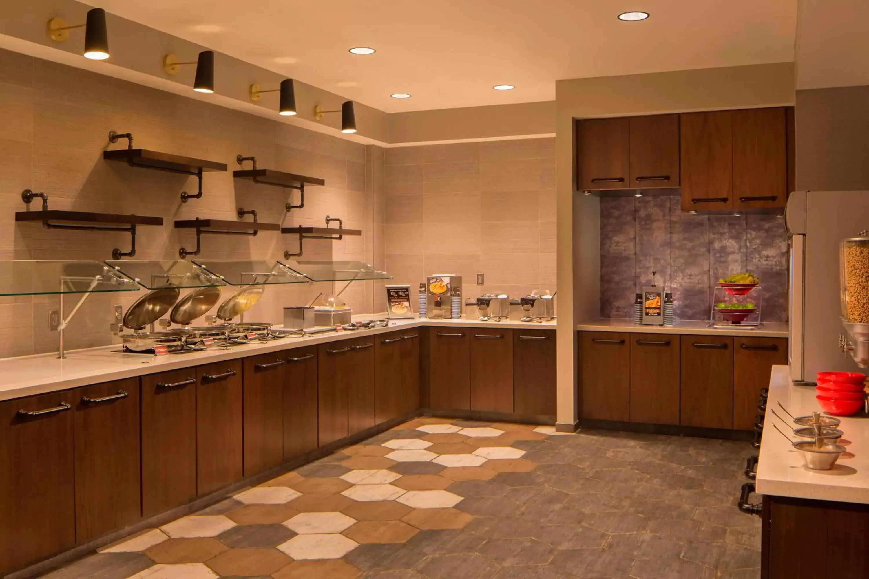 Breakfast, Kitchen/Kitchenette in TownePlace Suites by Marriott Foley at OWA