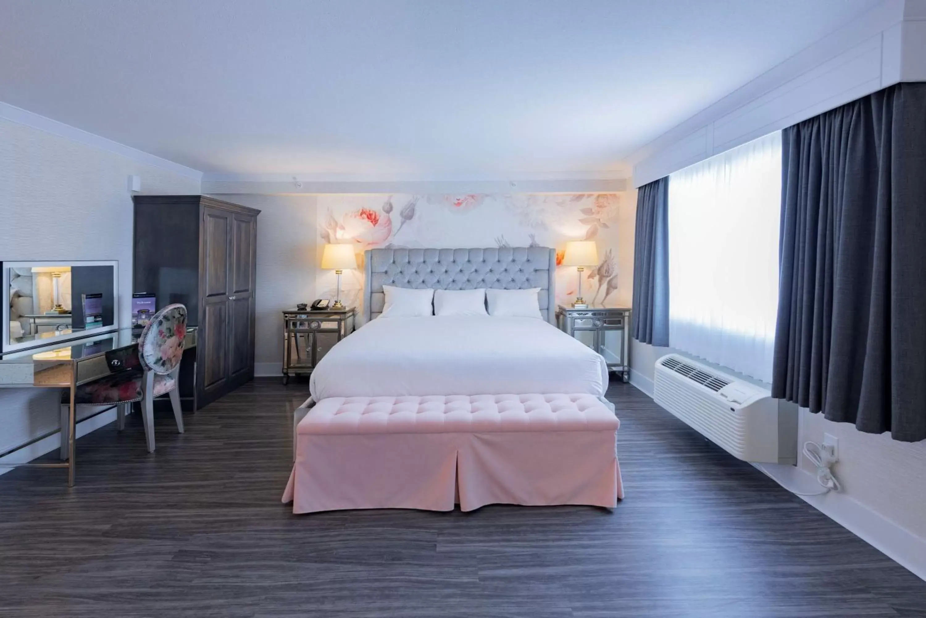 Photo of the whole room, Bed in Prestige Treasure Cove Resort, WorldHotels Elite