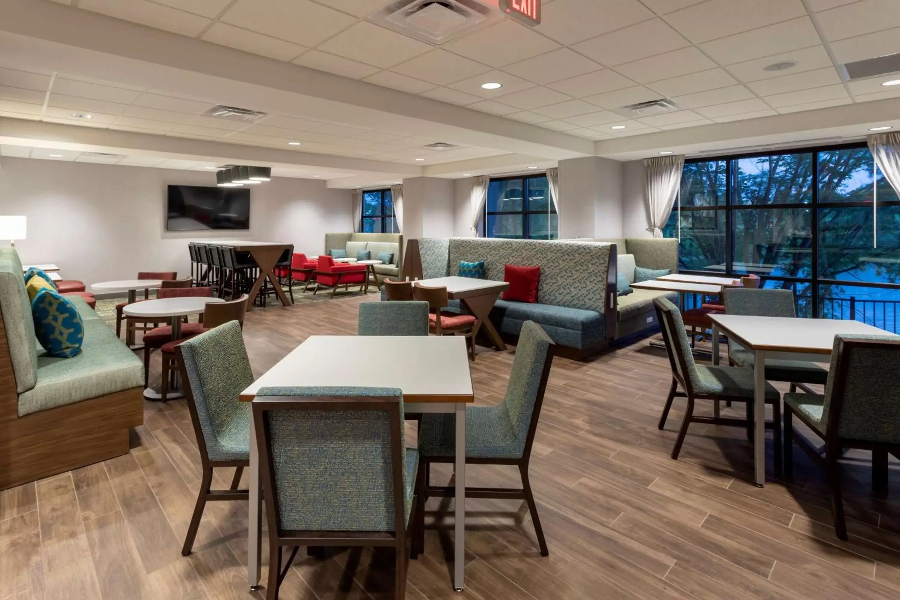 Lobby or reception, Restaurant/Places to Eat in Hampton Inn Eden Prairie Minneapolis