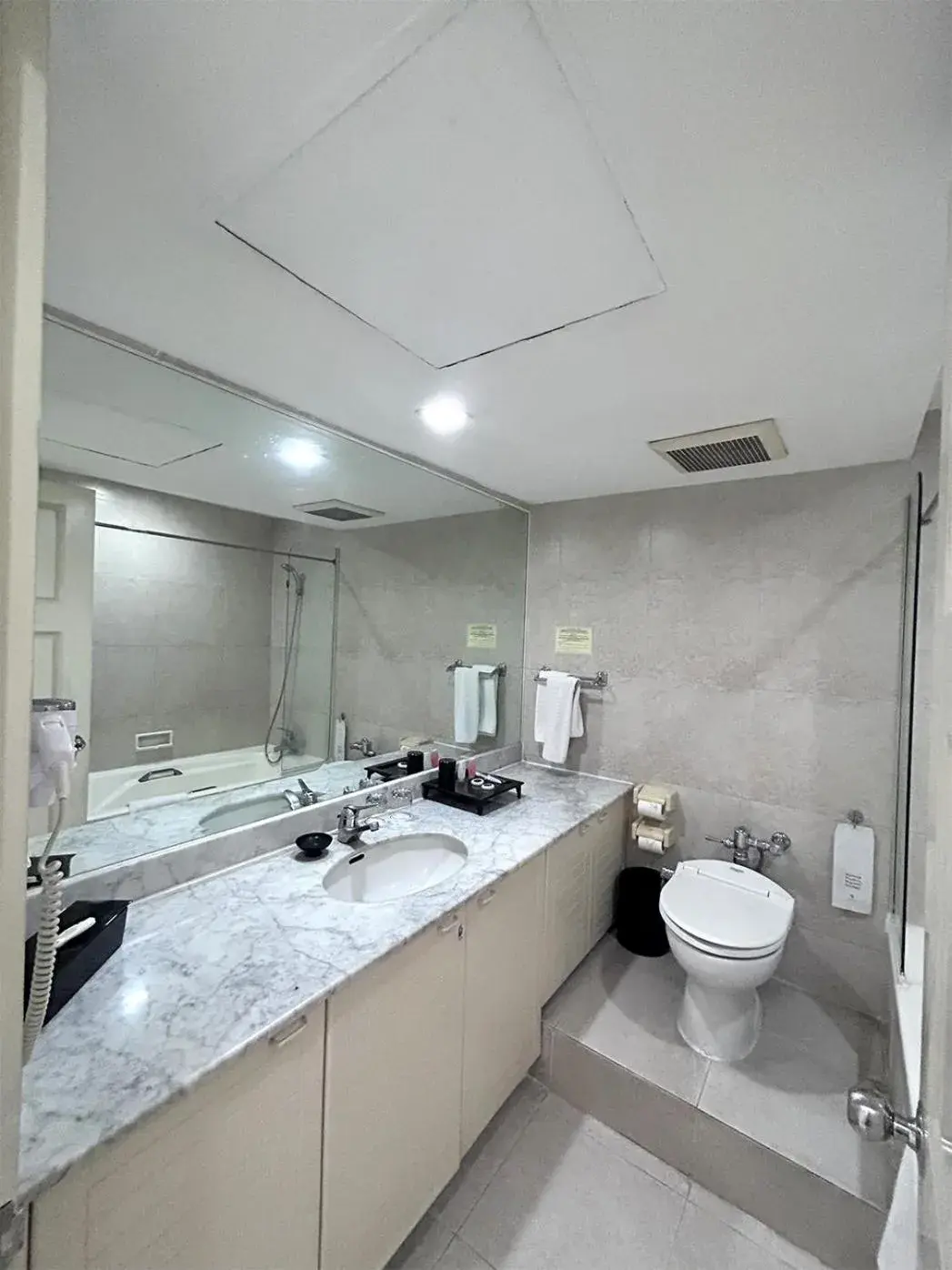 Bathroom in Kristal Hotel Jakarta