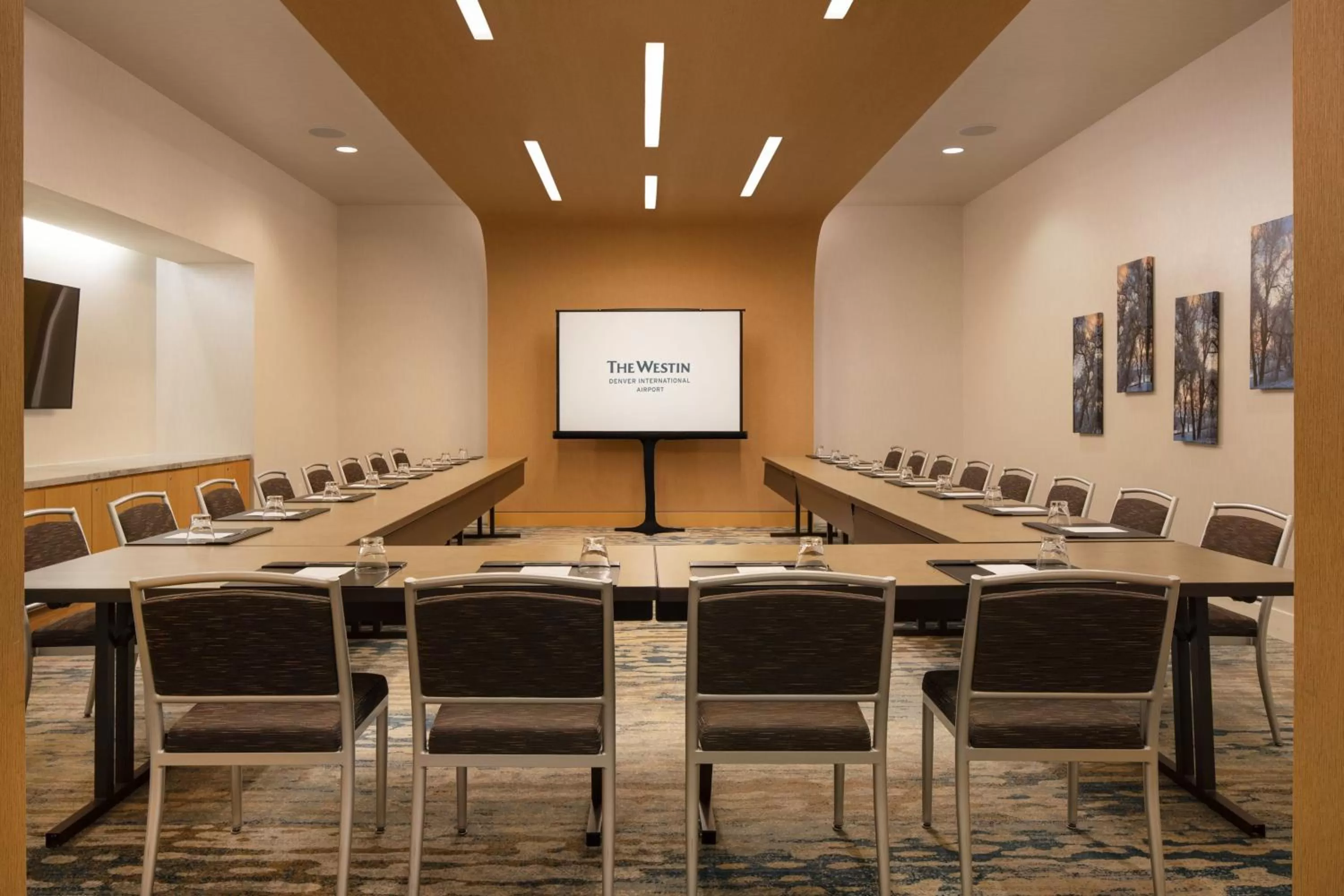 Meeting/conference room in The Westin Denver International Airport