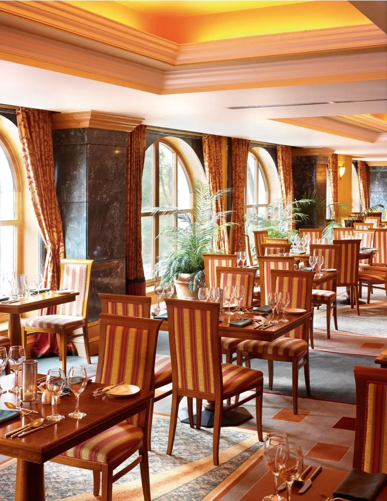 Restaurant/Places to Eat in Killarney Plaza Hotel & Spa