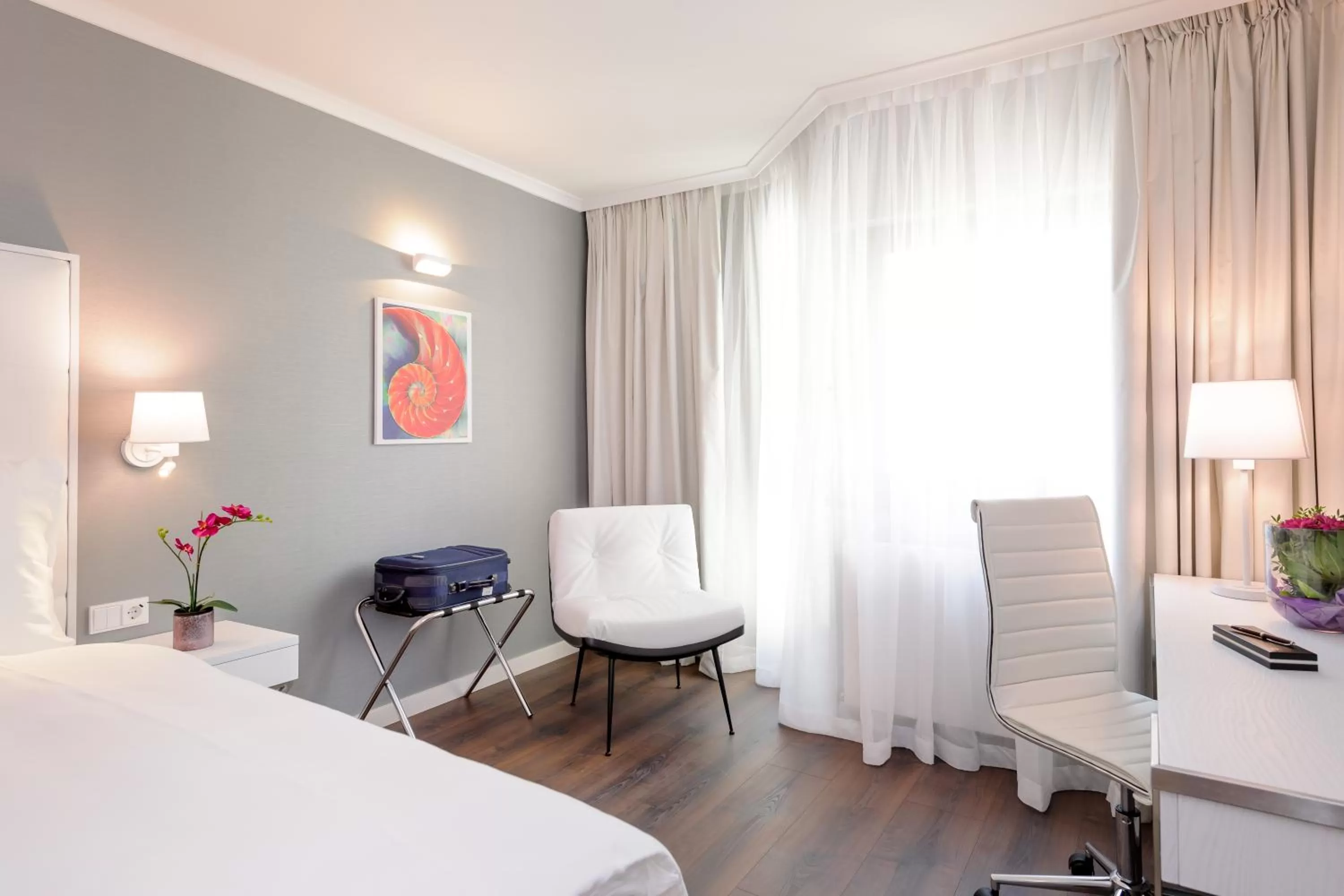 TV and multimedia, Bed in Mercure Hotel Raphael Wien