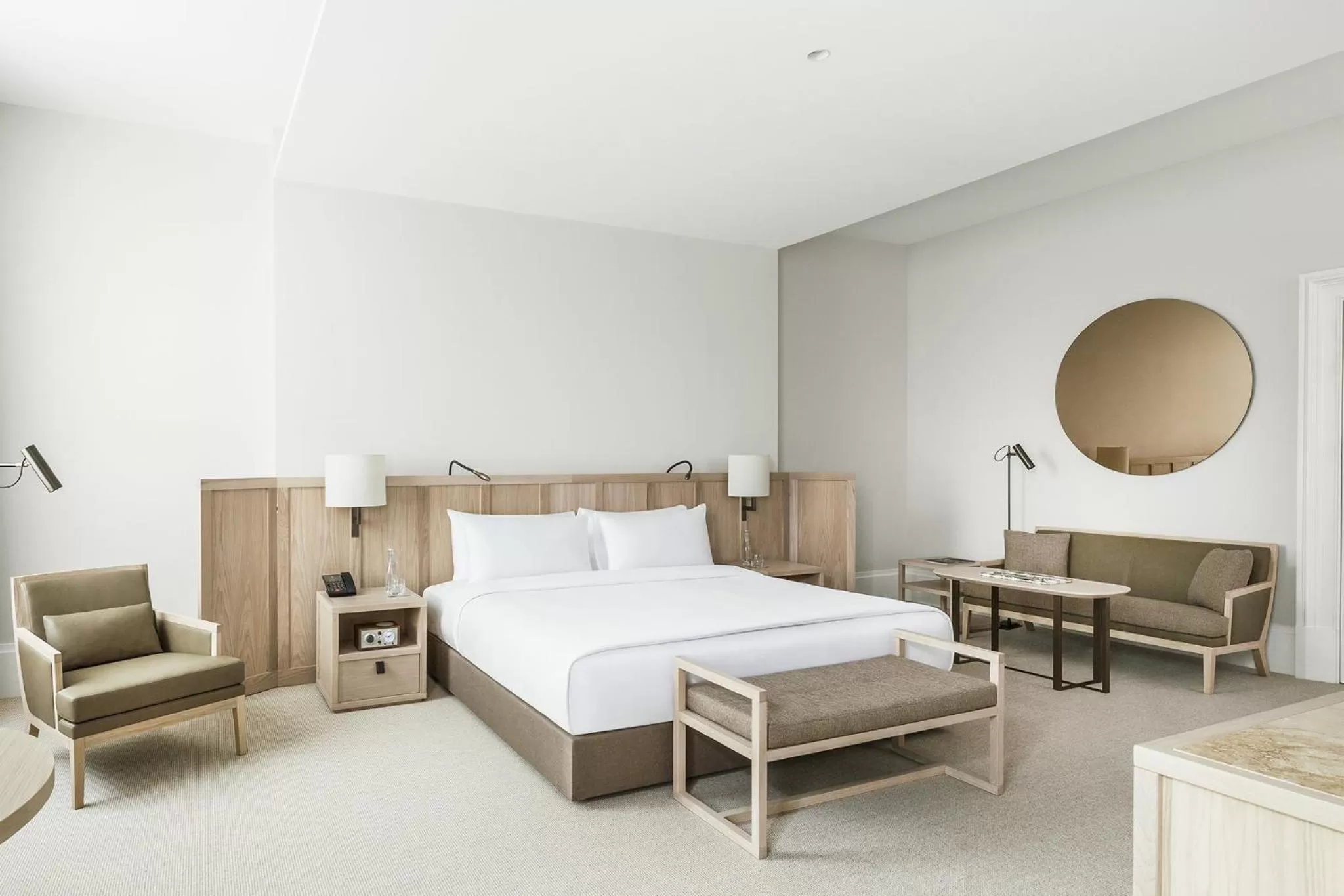 Photo of the whole room, Bed in COMO The Treasury