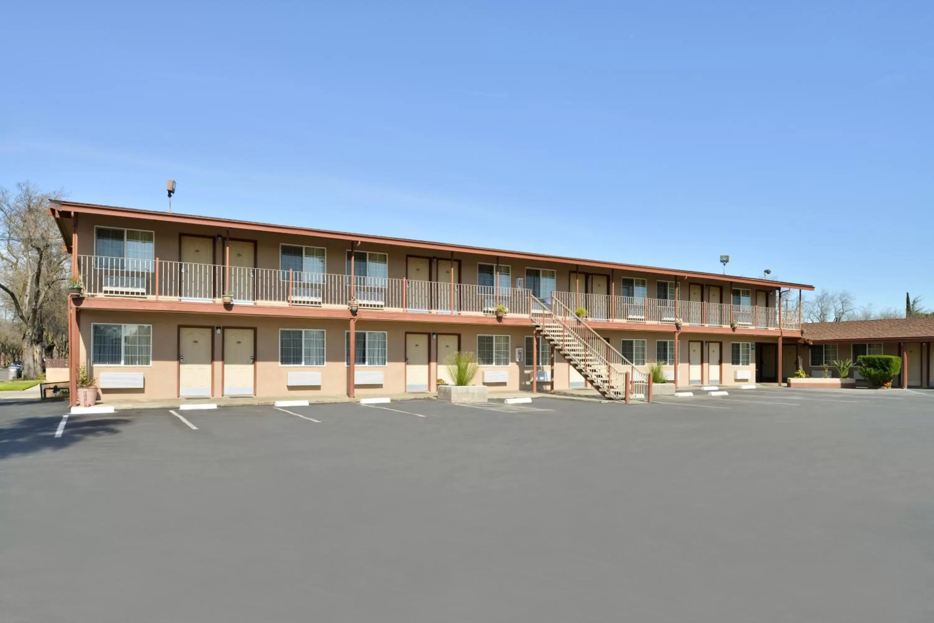 Facade/entrance in Americas Best Value Inn Los Banos Facade/entrance in Americas Best Value Inn Los Banos
