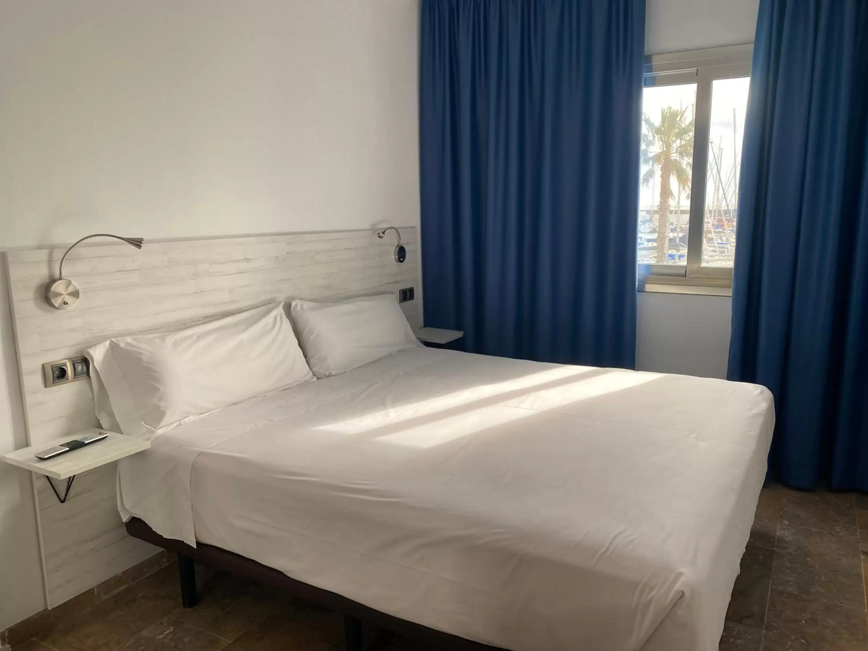 Bed in Hotel Port Sitges