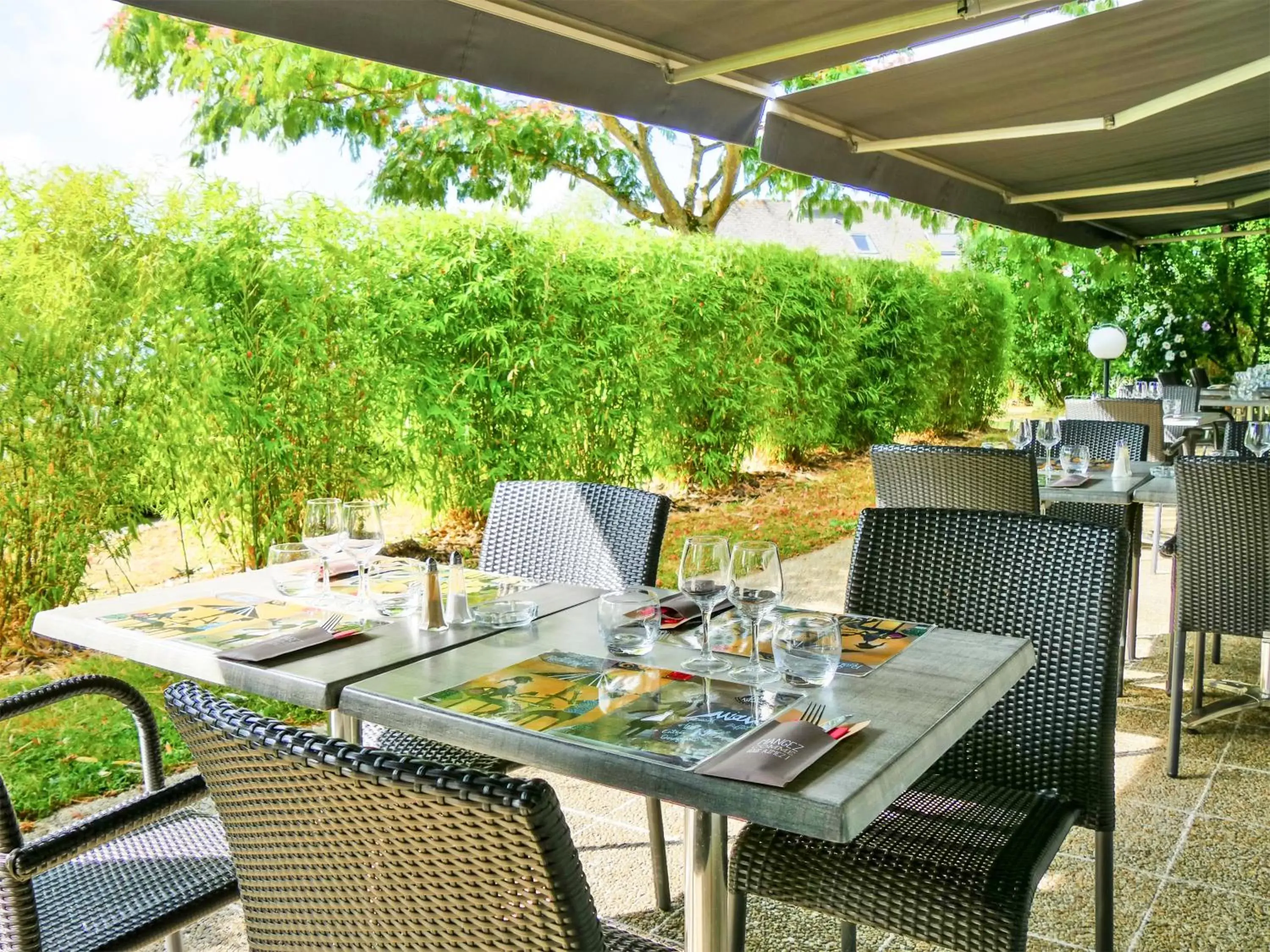 Balcony/Terrace, Restaurant/Places to Eat in ibis Laval Le Relais D'Armor