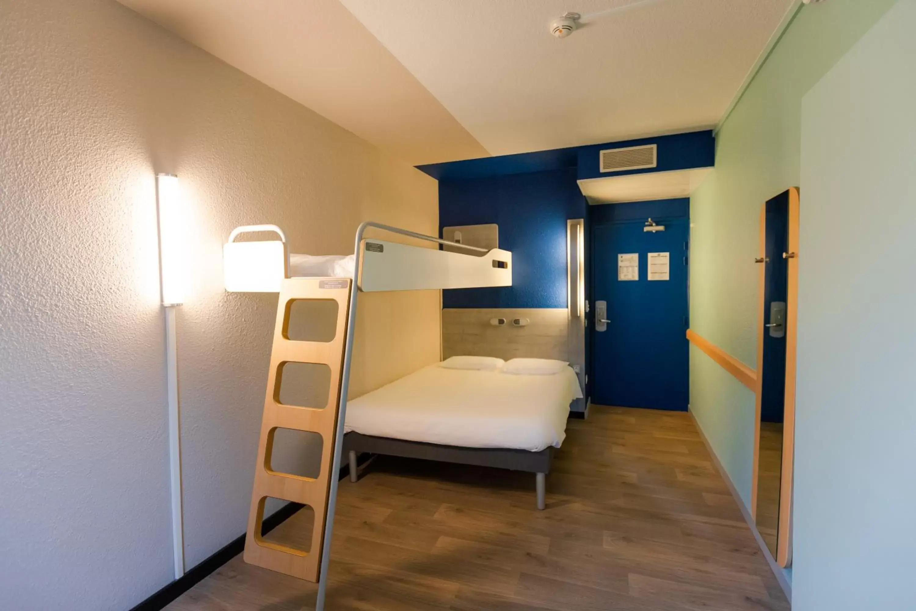 Bunk Bed in ibis budget Albertville