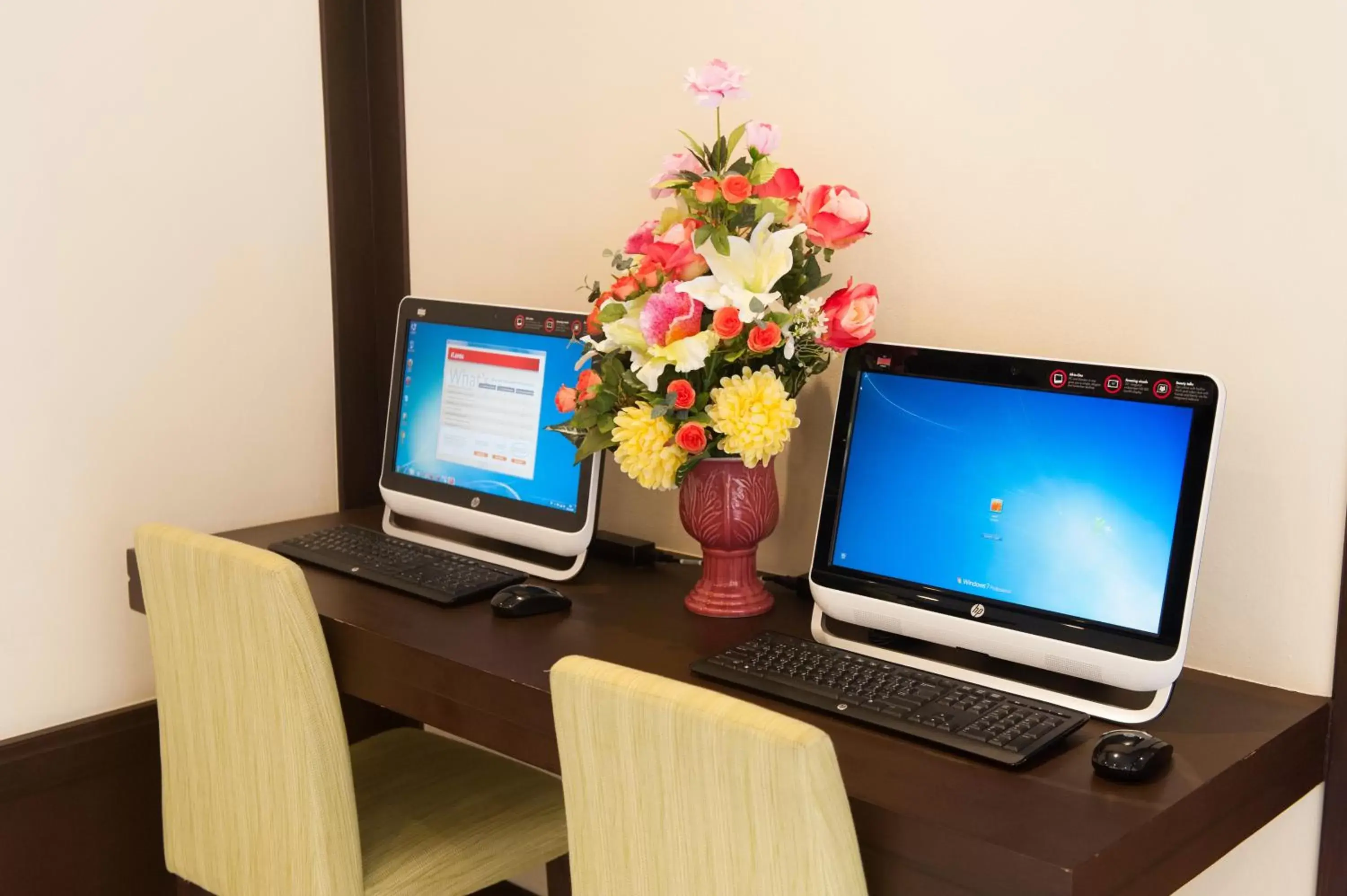 TV and multimedia, Business Area/Conference Room in Tara Place Hotel Bangkok