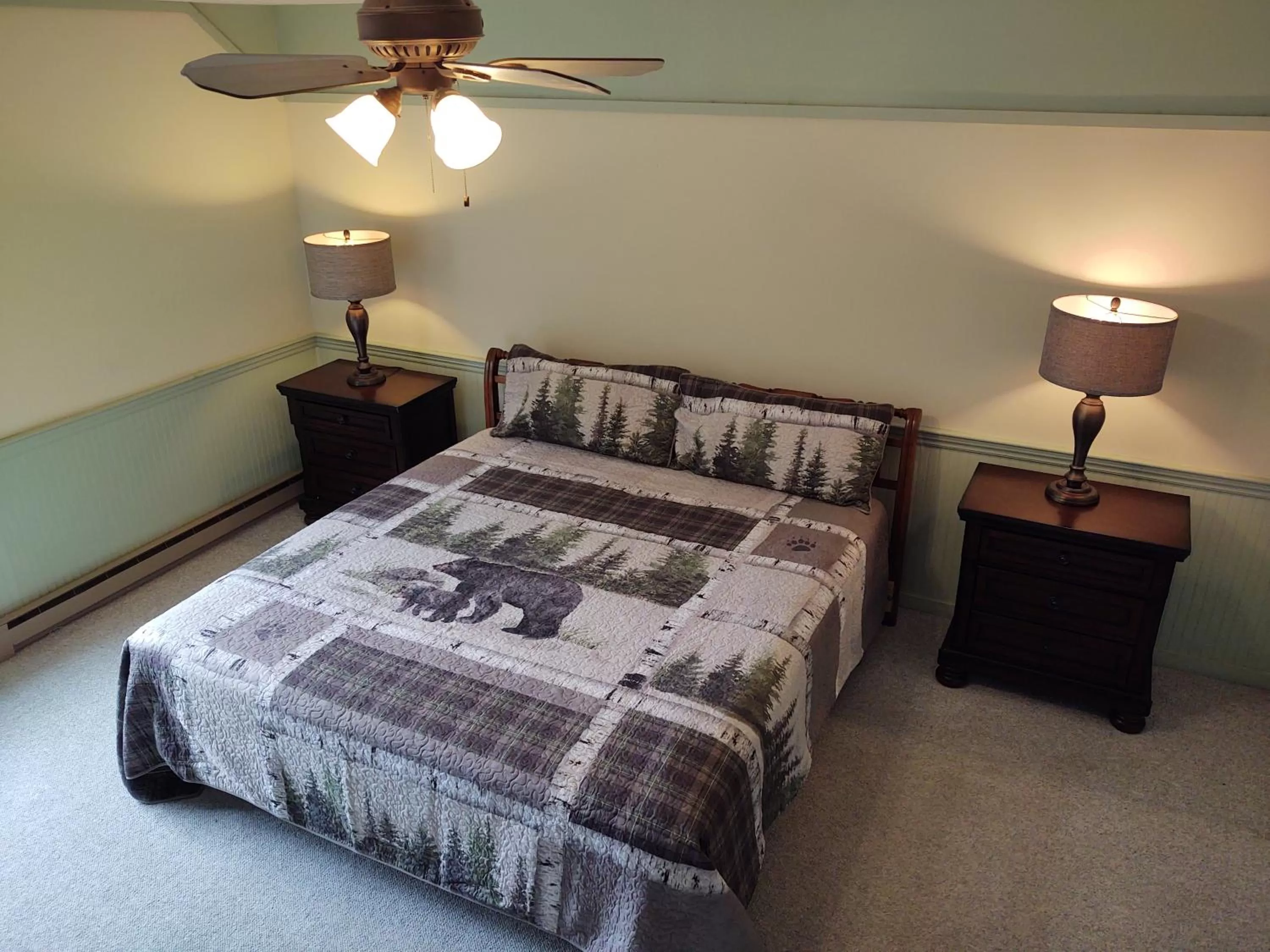 Bed in Doveberry Inn