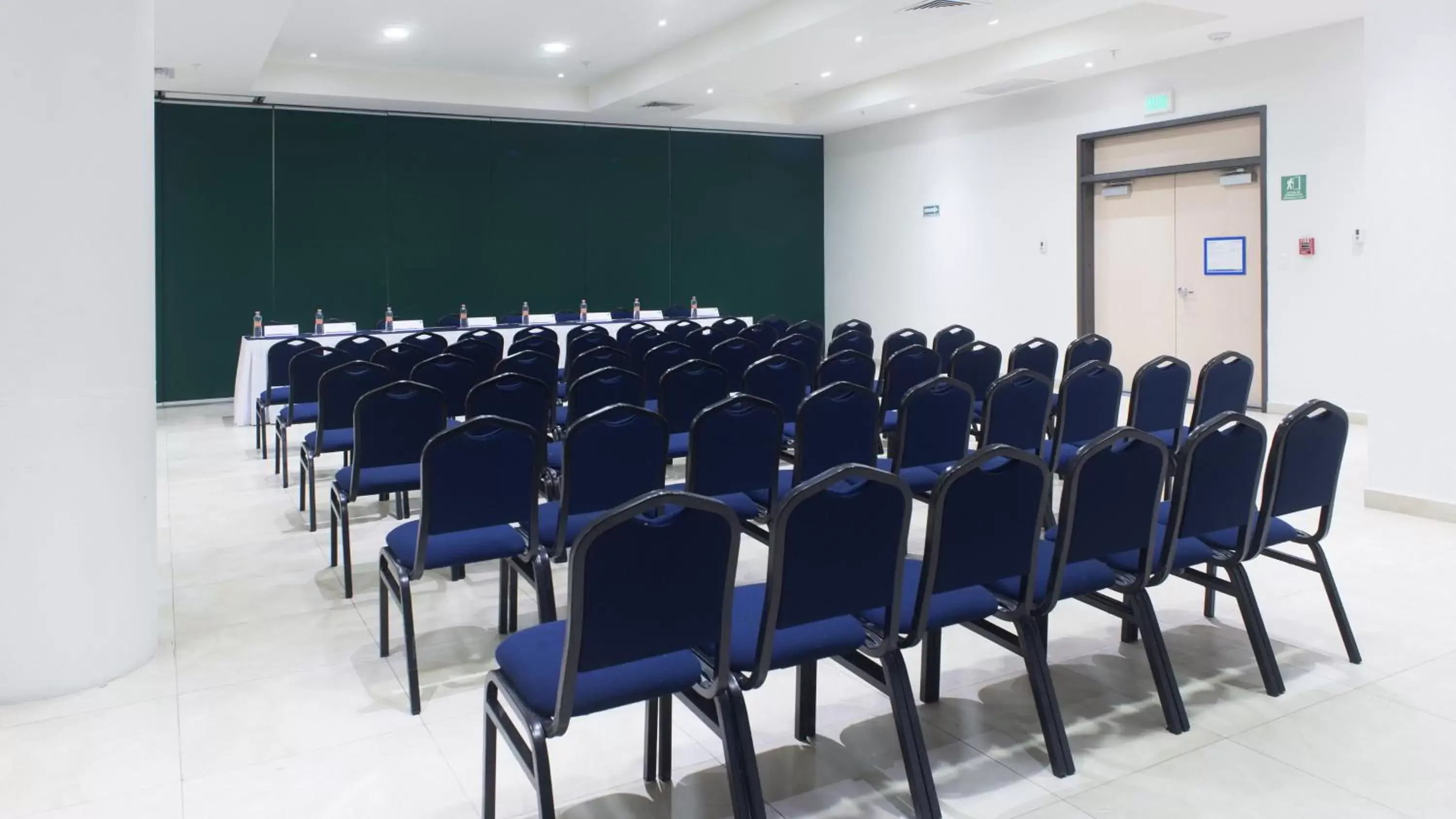 Meeting/conference room in Holiday Inn Express Xalapa