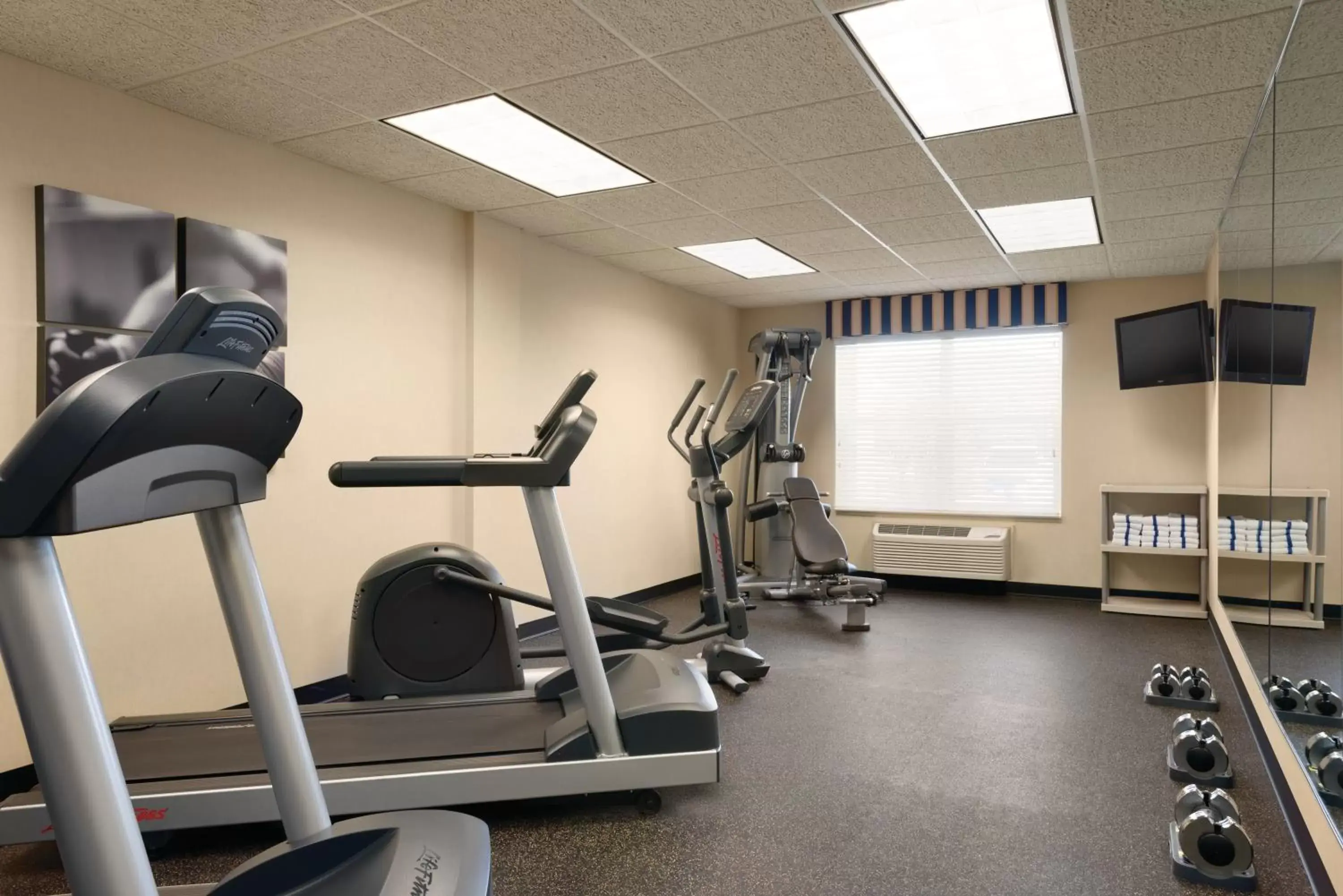 Fitness centre/facilities, Fitness Center/Facilities in Country Inn & Suites by Radisson, Shoreview, MN
