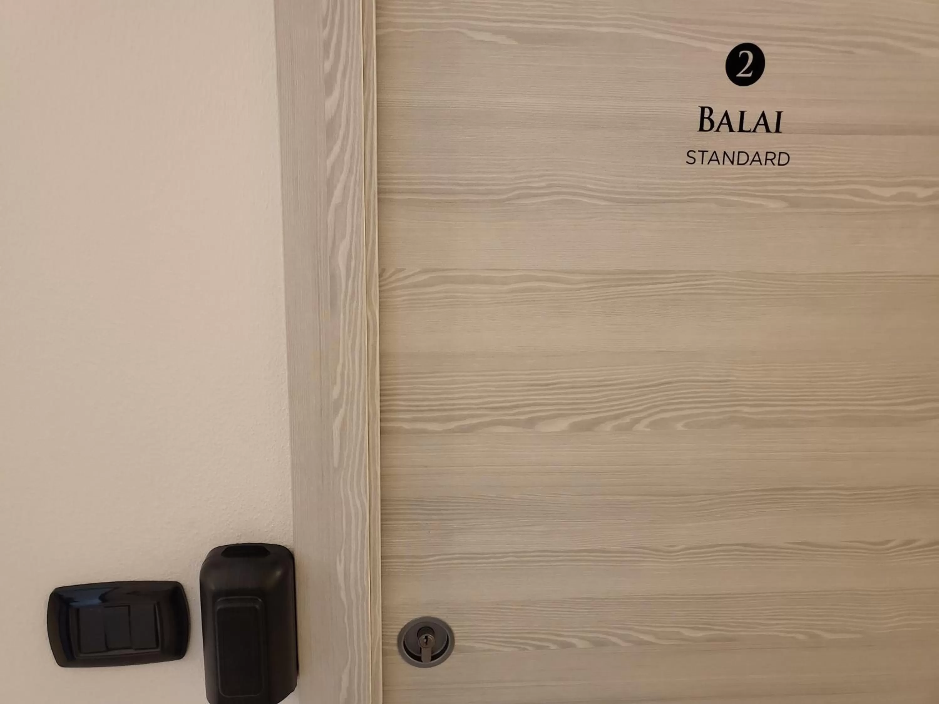 Logo/Certificate/Sign in Re Barbaro