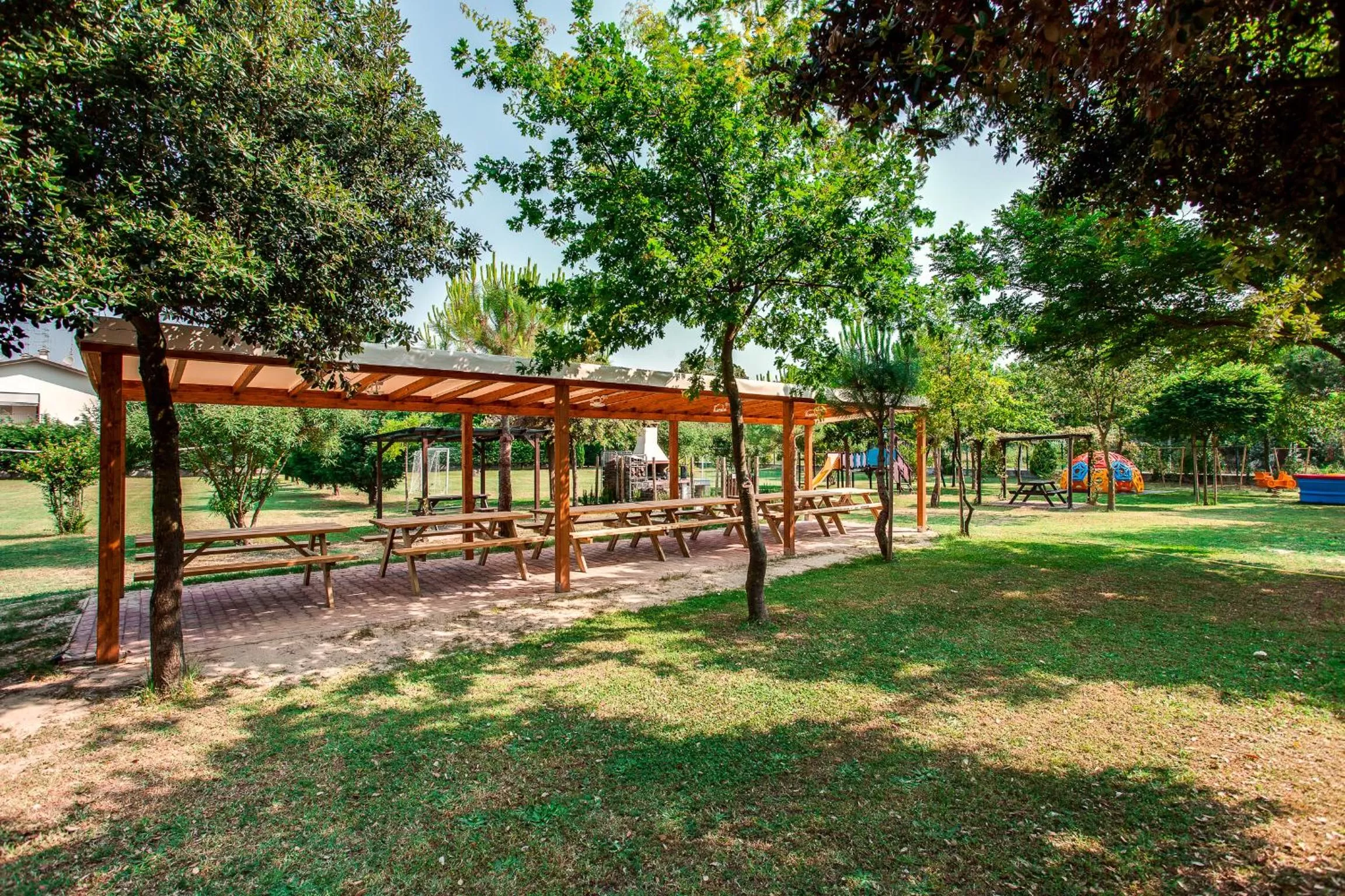 BBQ facilities in Aparthotel Costa Paradiso