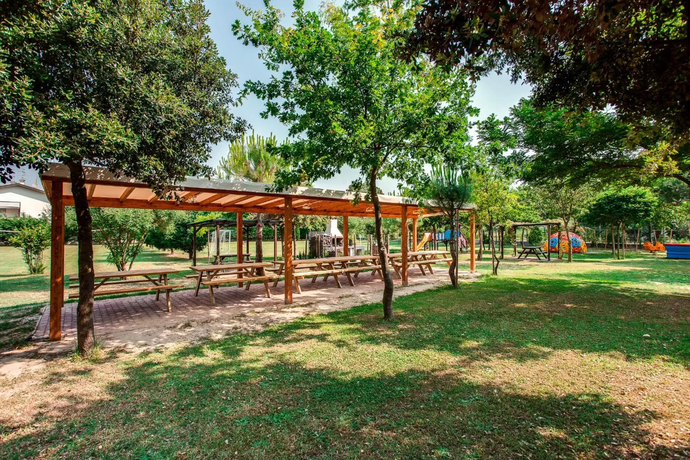 BBQ facilities, Garden in Aparthotel Costa Paradiso