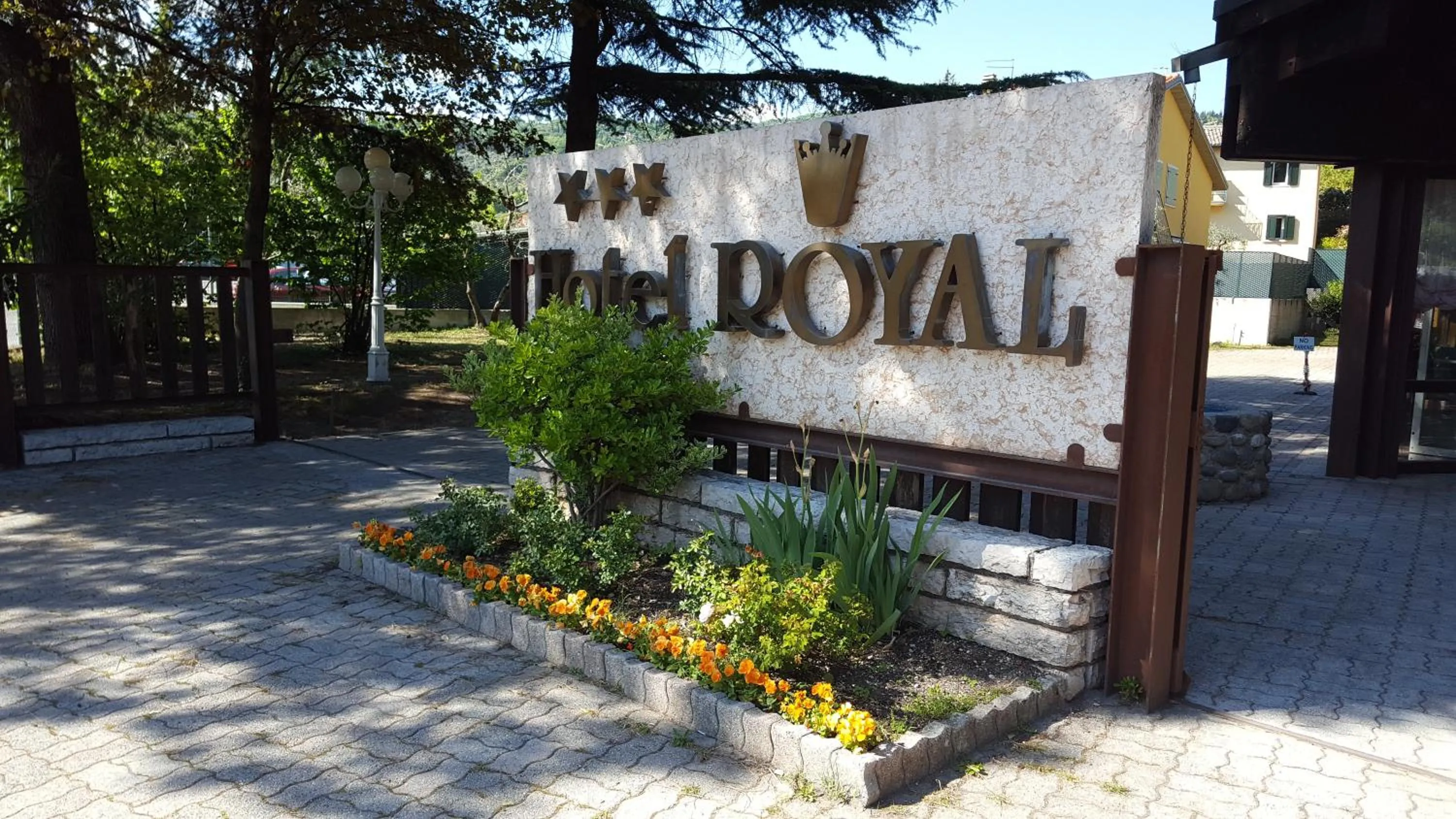 Facade/entrance in Hotel Royal